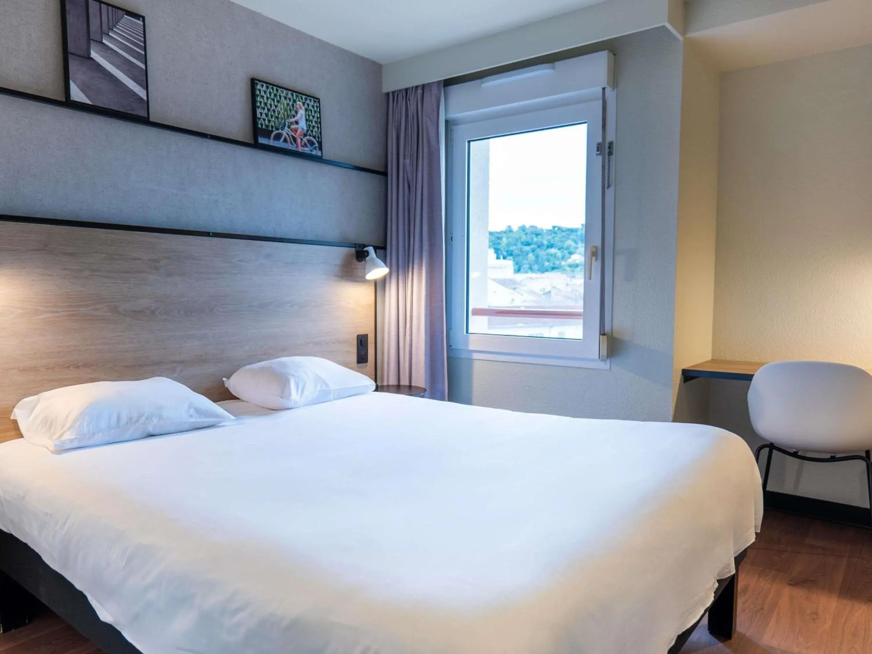 Bedroom, Bed in Ibis Agen Centre - Rénové en 2026 Bedroom, Bed in Ibis Agen Centre - Rénové en 2026