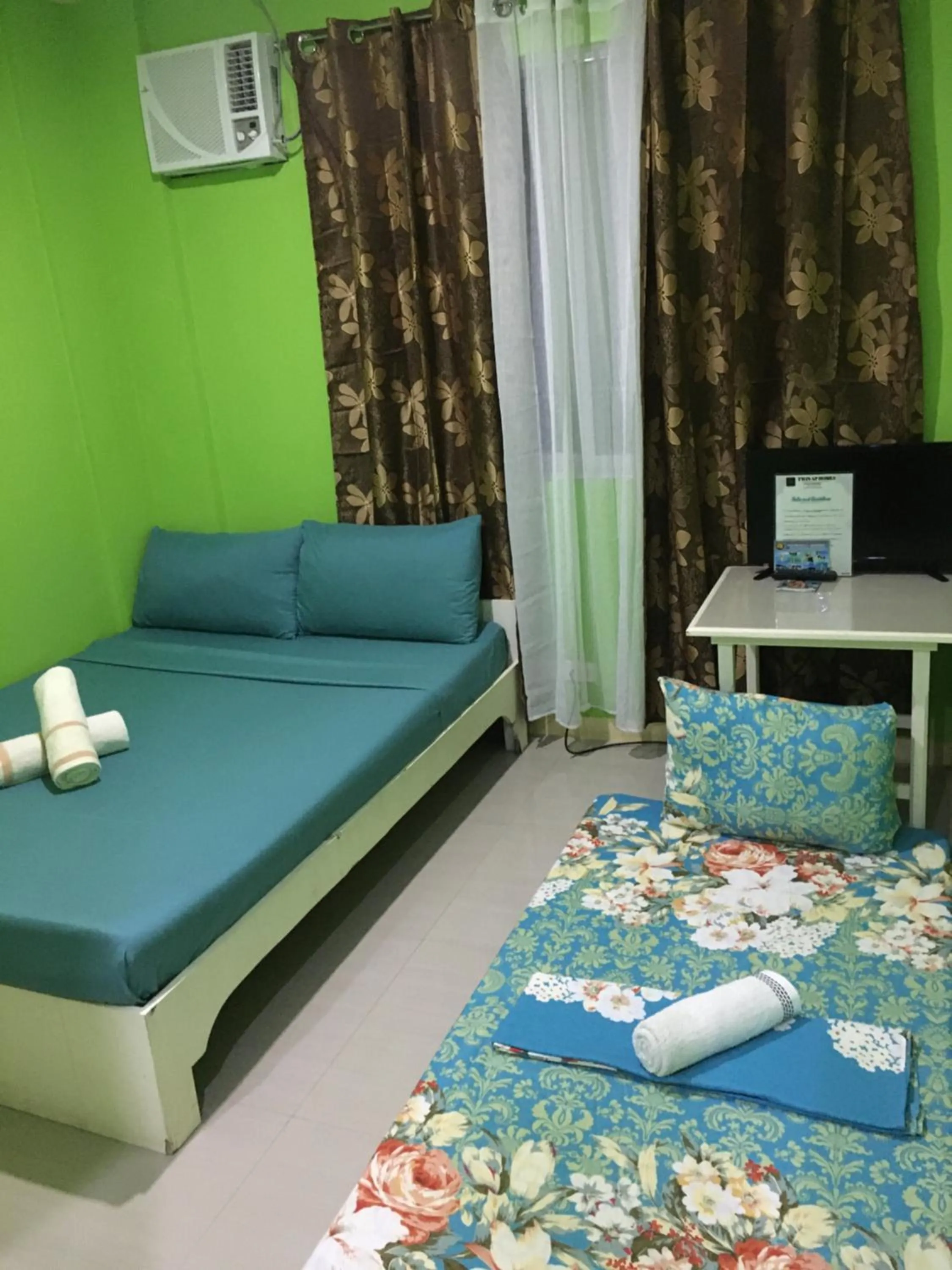 Bedroom, Bed in Twin AP Homes