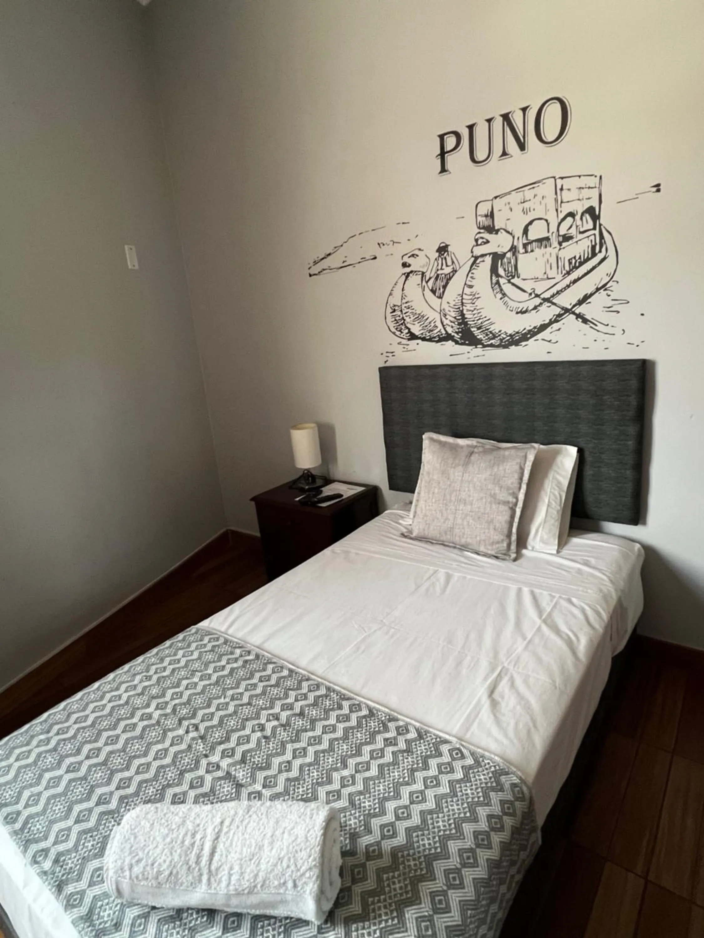 Bedroom, Bed in Lima Airport Tampu