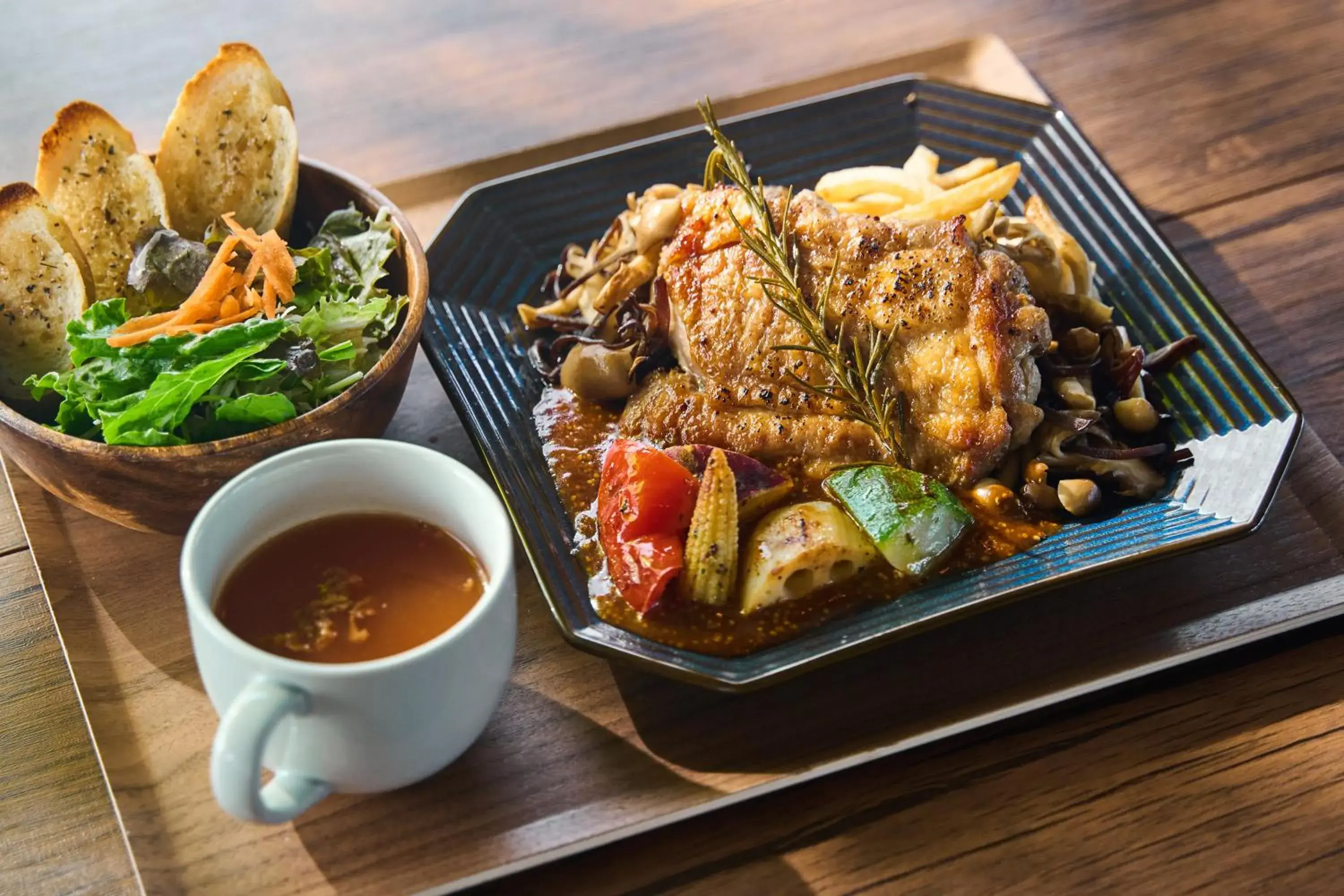 Restaurant/places to eat in BLANC MIYAKOJIMA 旧RuGu Glamping Resort Restaurant/places to eat in BLANC MIYAKOJIMA 旧RuGu Glamping Resort