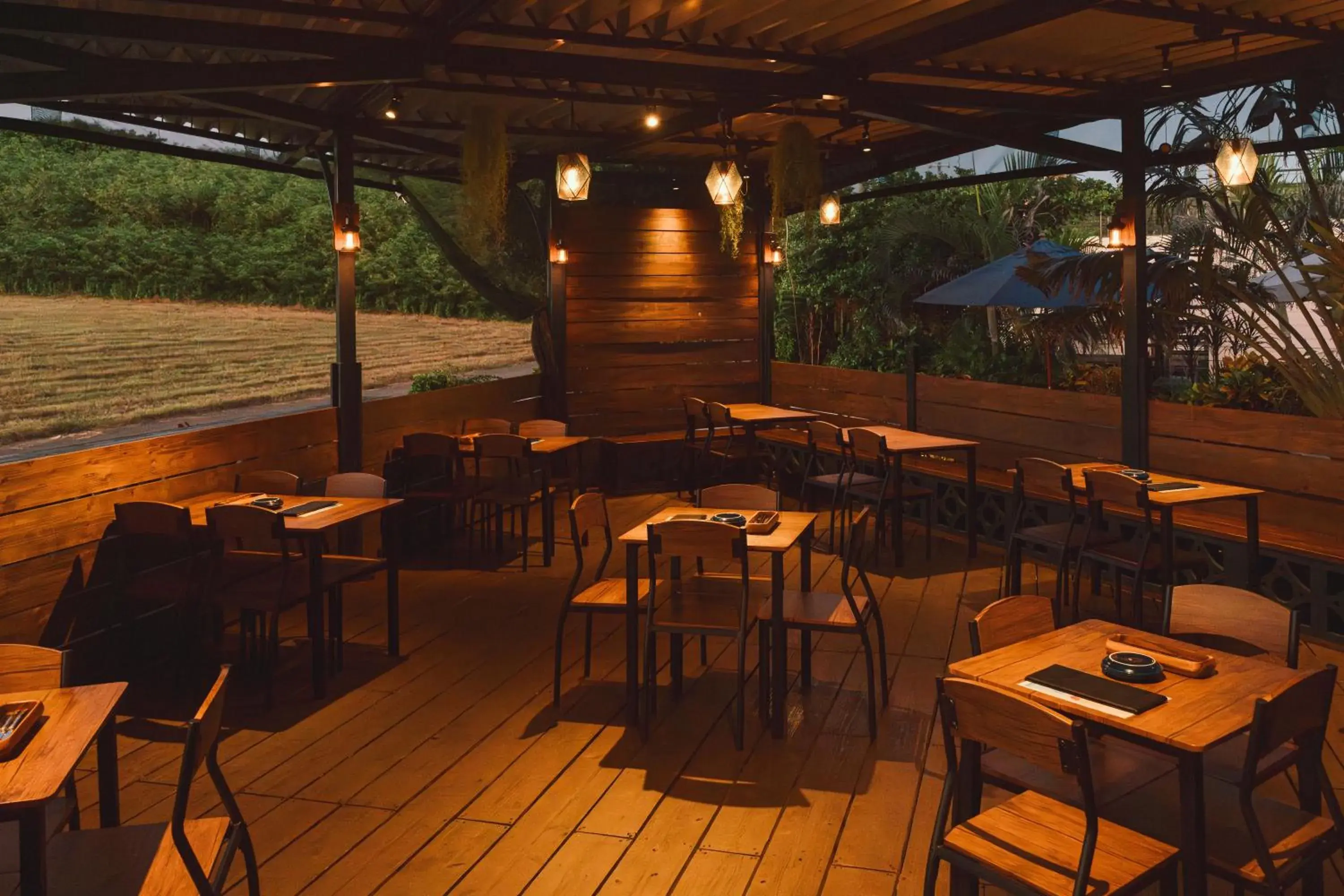 Restaurant/places to eat in BLANC MIYAKOJIMA 旧RuGu Glamping Resort Restaurant/places to eat in BLANC MIYAKOJIMA 旧RuGu Glamping Resort