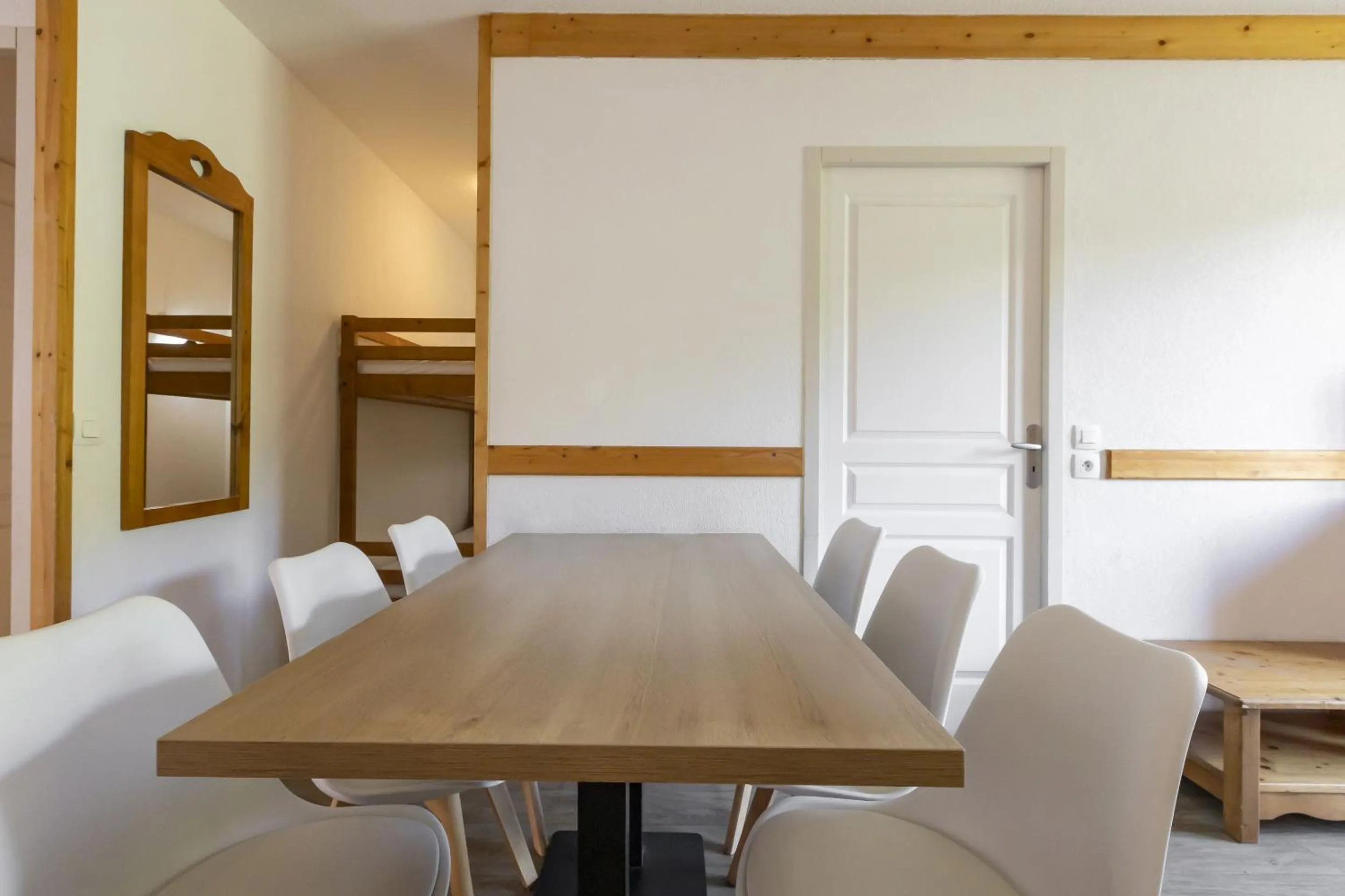 Dining area in Résidence Odalys Les Bergers