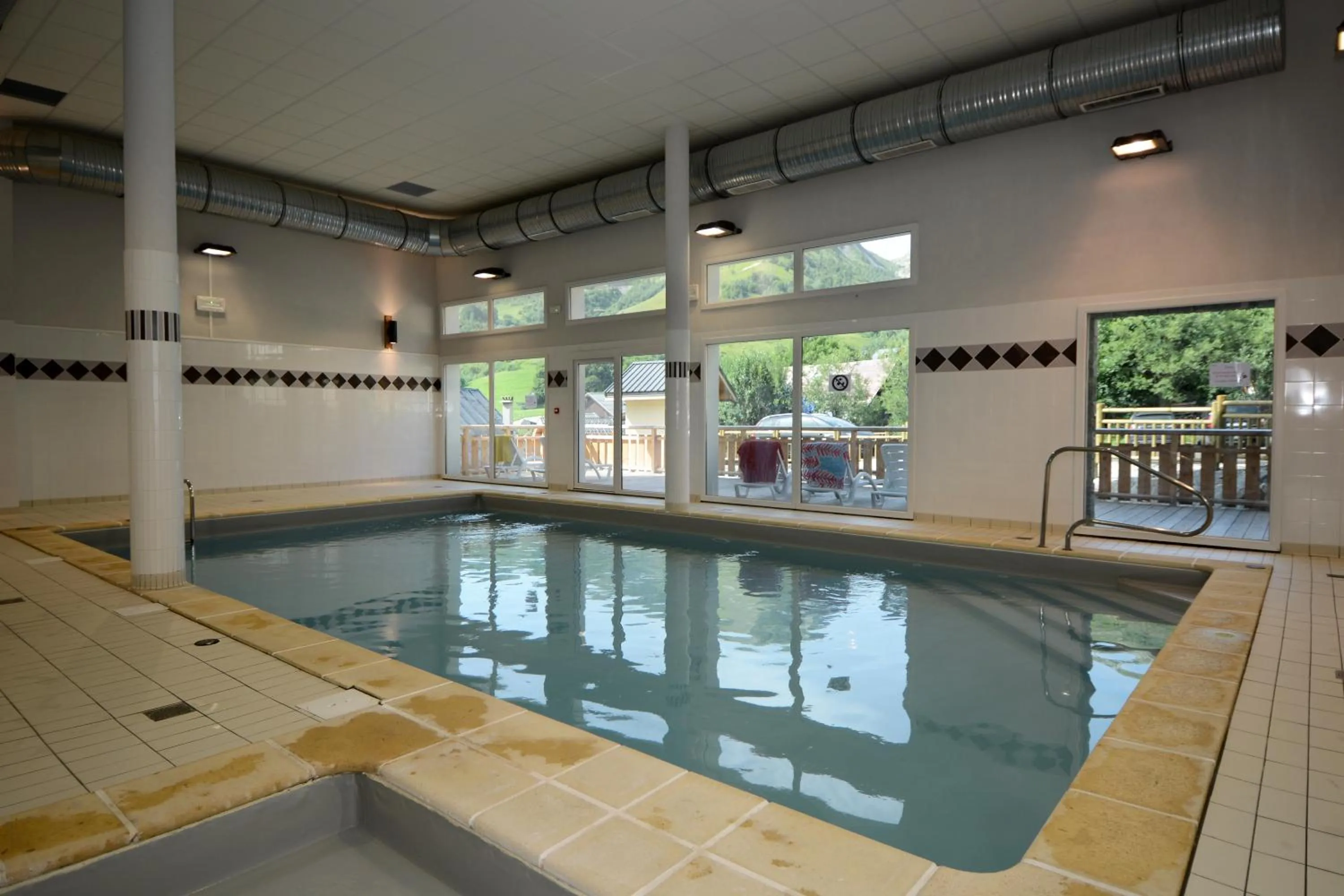 Swimming pool in Résidence Odalys Les Bergers