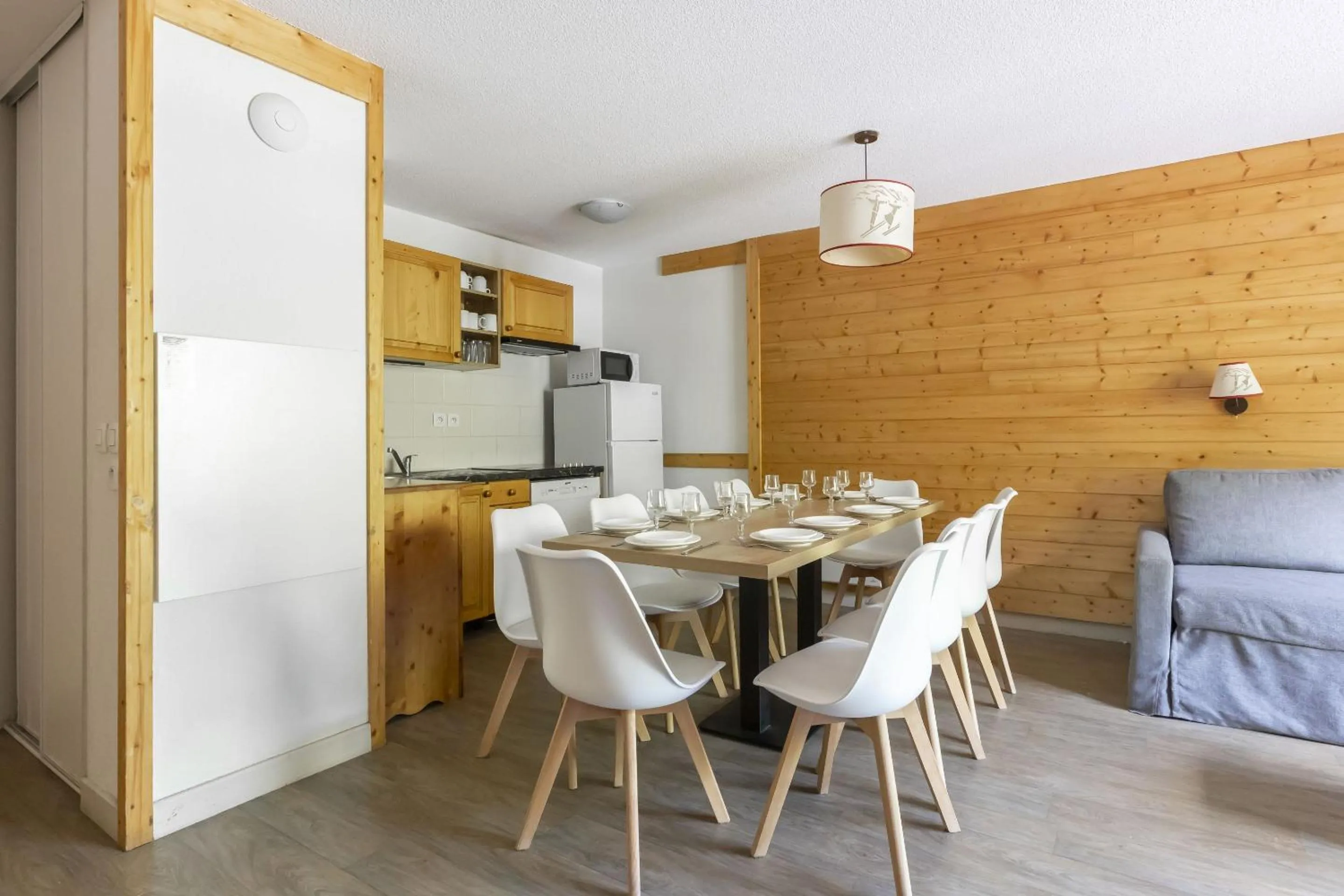 Dining area in Résidence Odalys Les Bergers