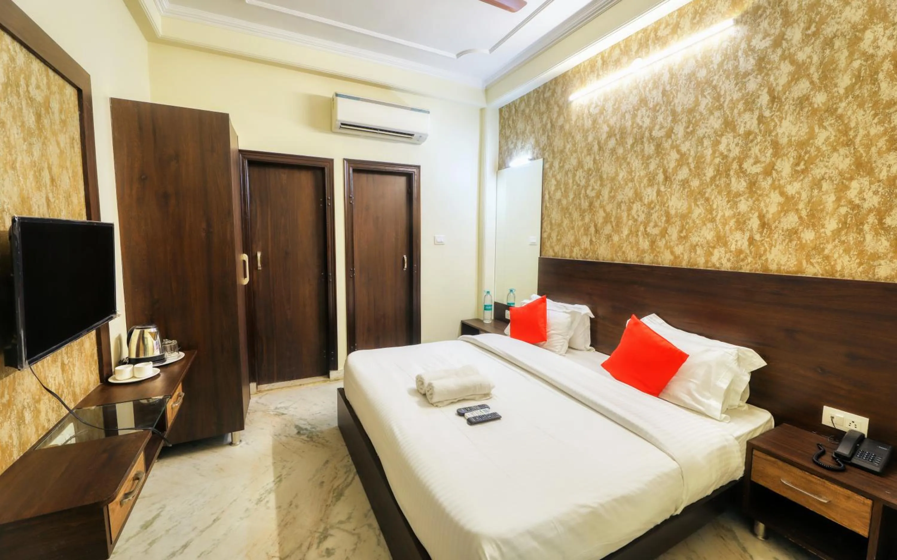 Bed in Hotel Pulse Inn- Near Jaipur Railway Station