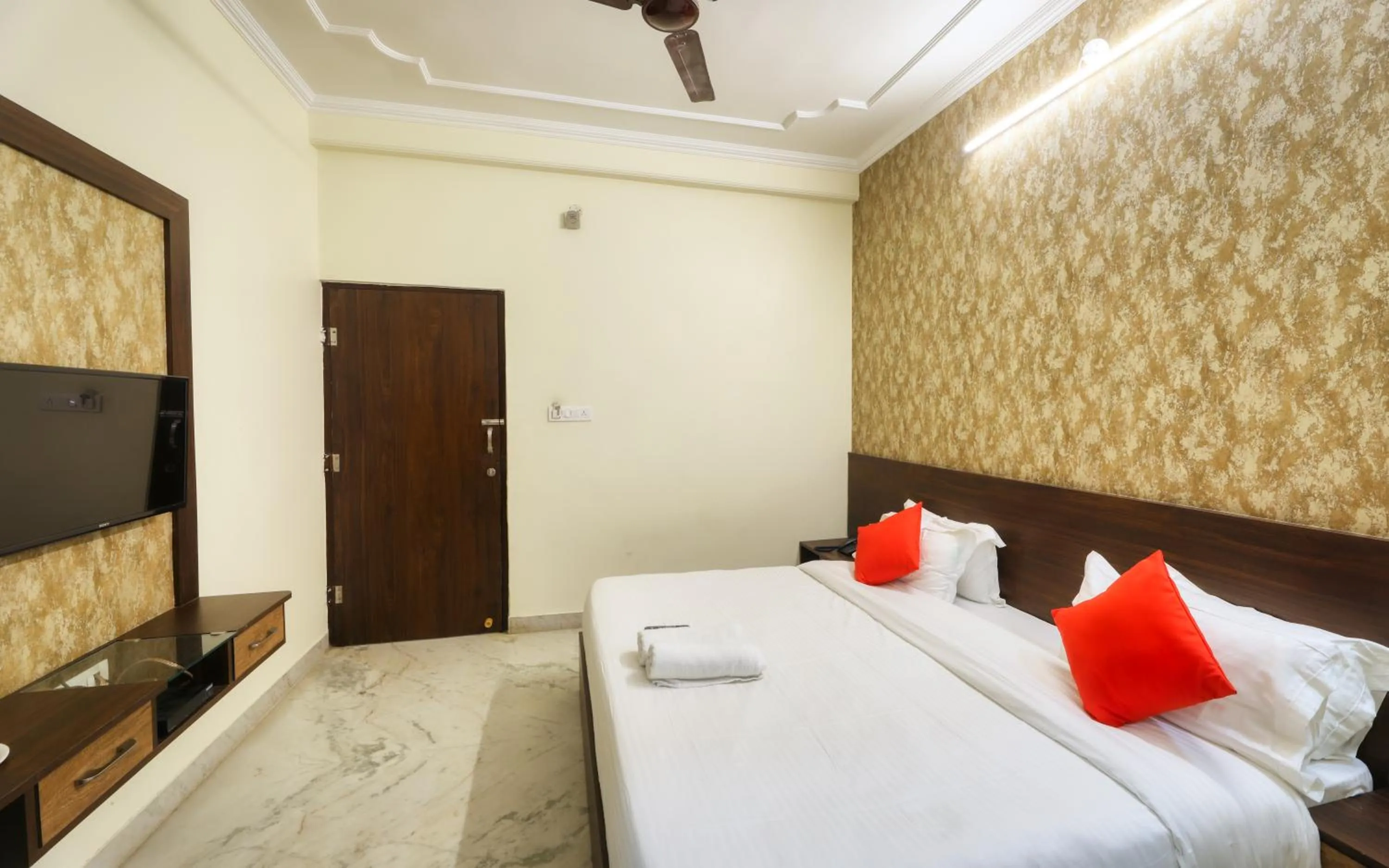Bed in Hotel Pulse Inn- Near Jaipur Railway Station