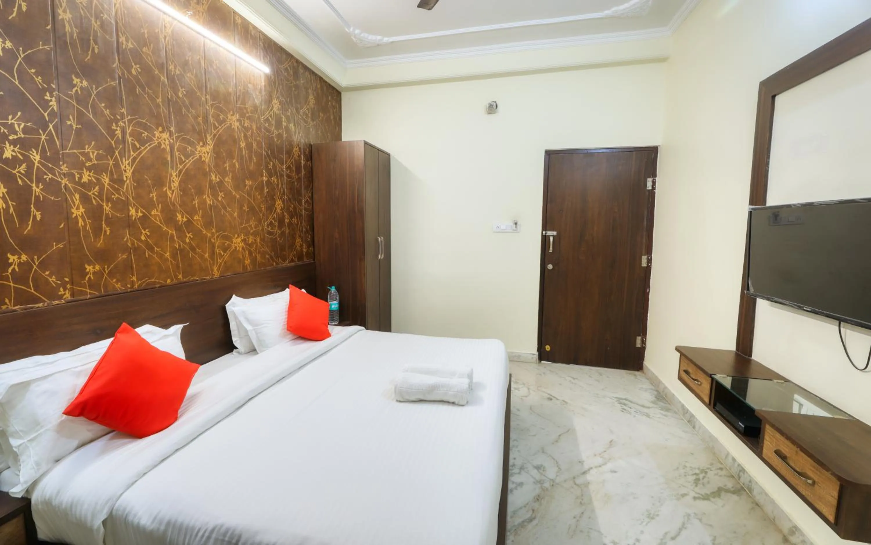 Bed in Hotel Pulse Inn- Near Jaipur Railway Station