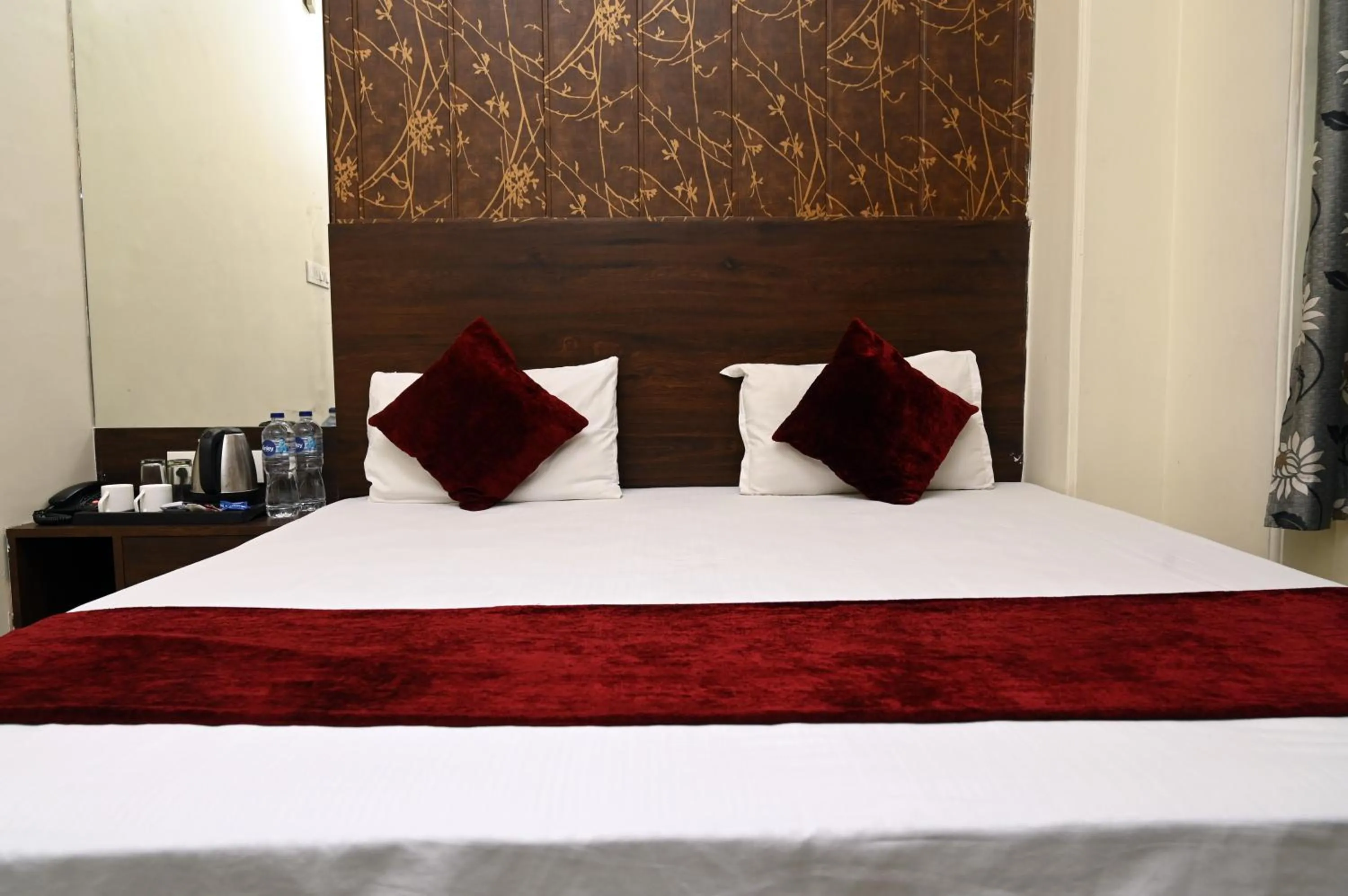 Bed in Hotel Pulse Inn- Near Jaipur Railway Station