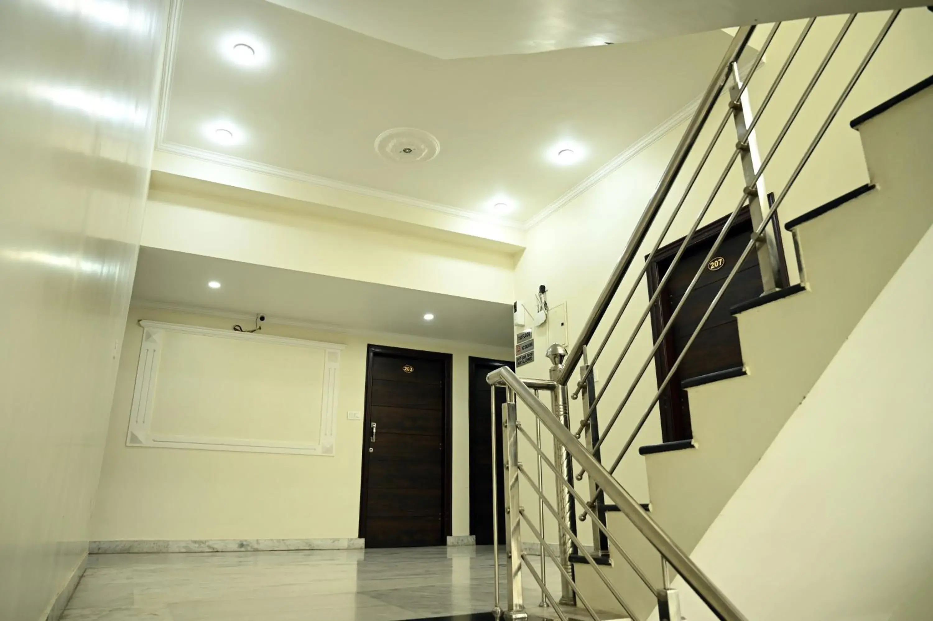 Lobby or reception in Hotel Pulse Inn- Near Jaipur Railway Station Lobby or reception in Hotel Pulse Inn- Near Jaipur Railway Station