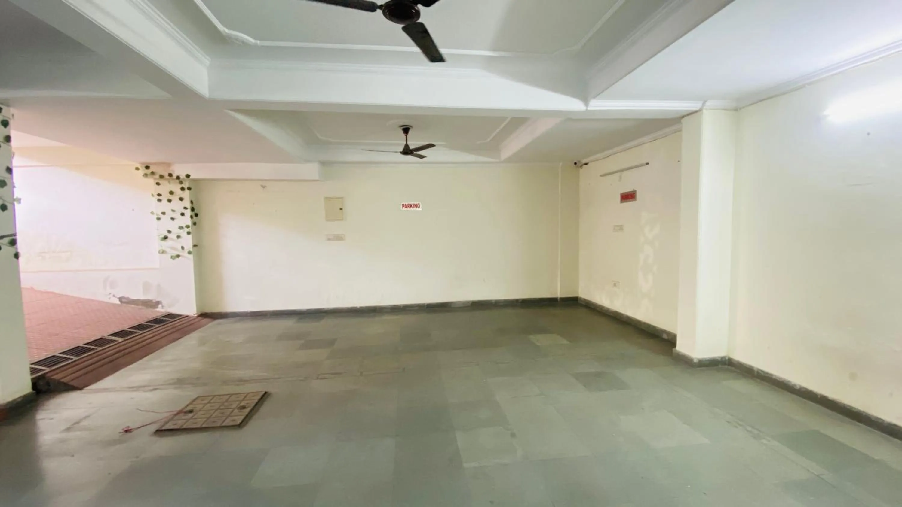 Parking in Hotel Pulse Inn- Near Jaipur Railway Station