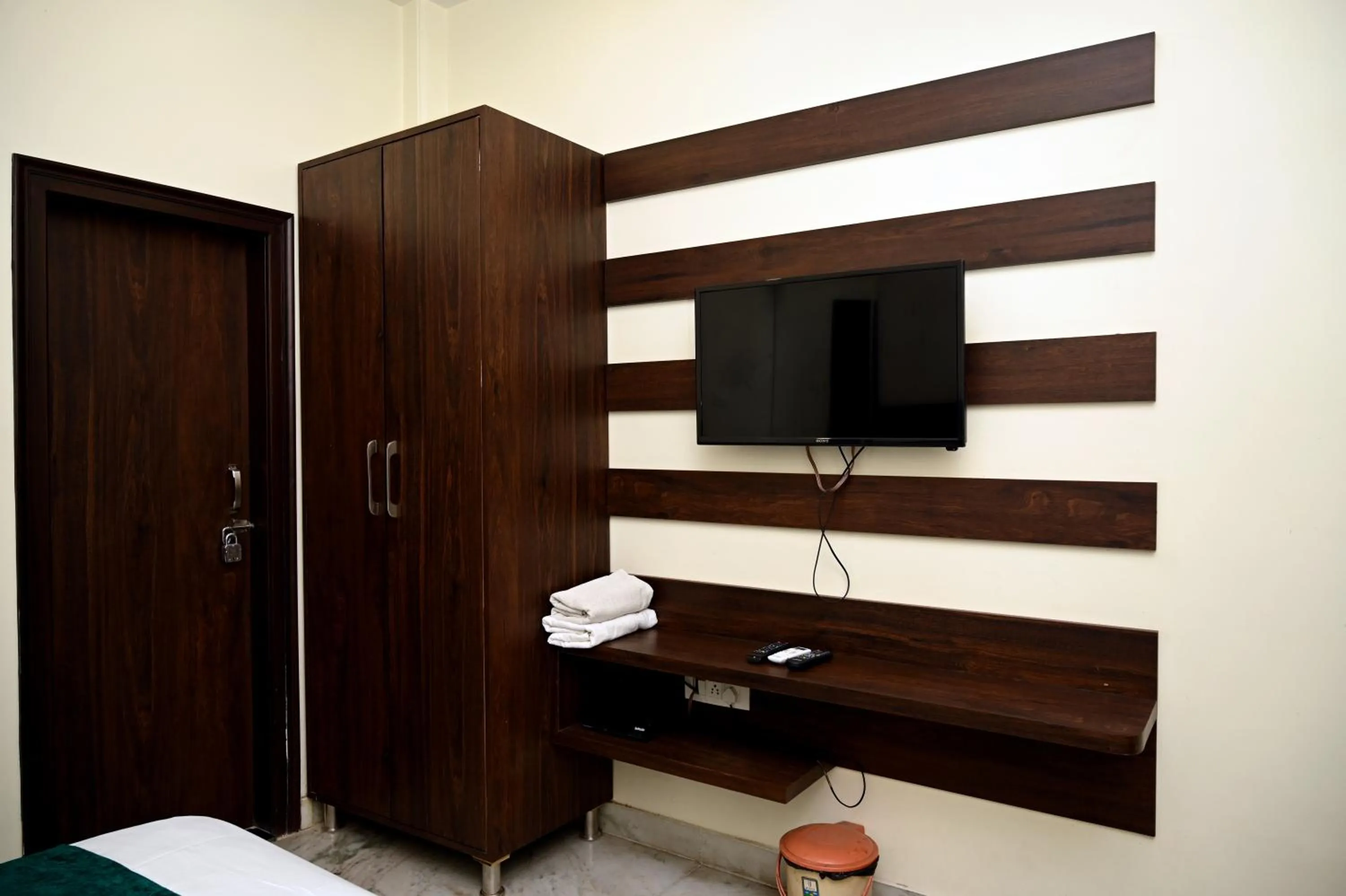 Bed in Hotel Pulse Inn- Near Jaipur Railway Station