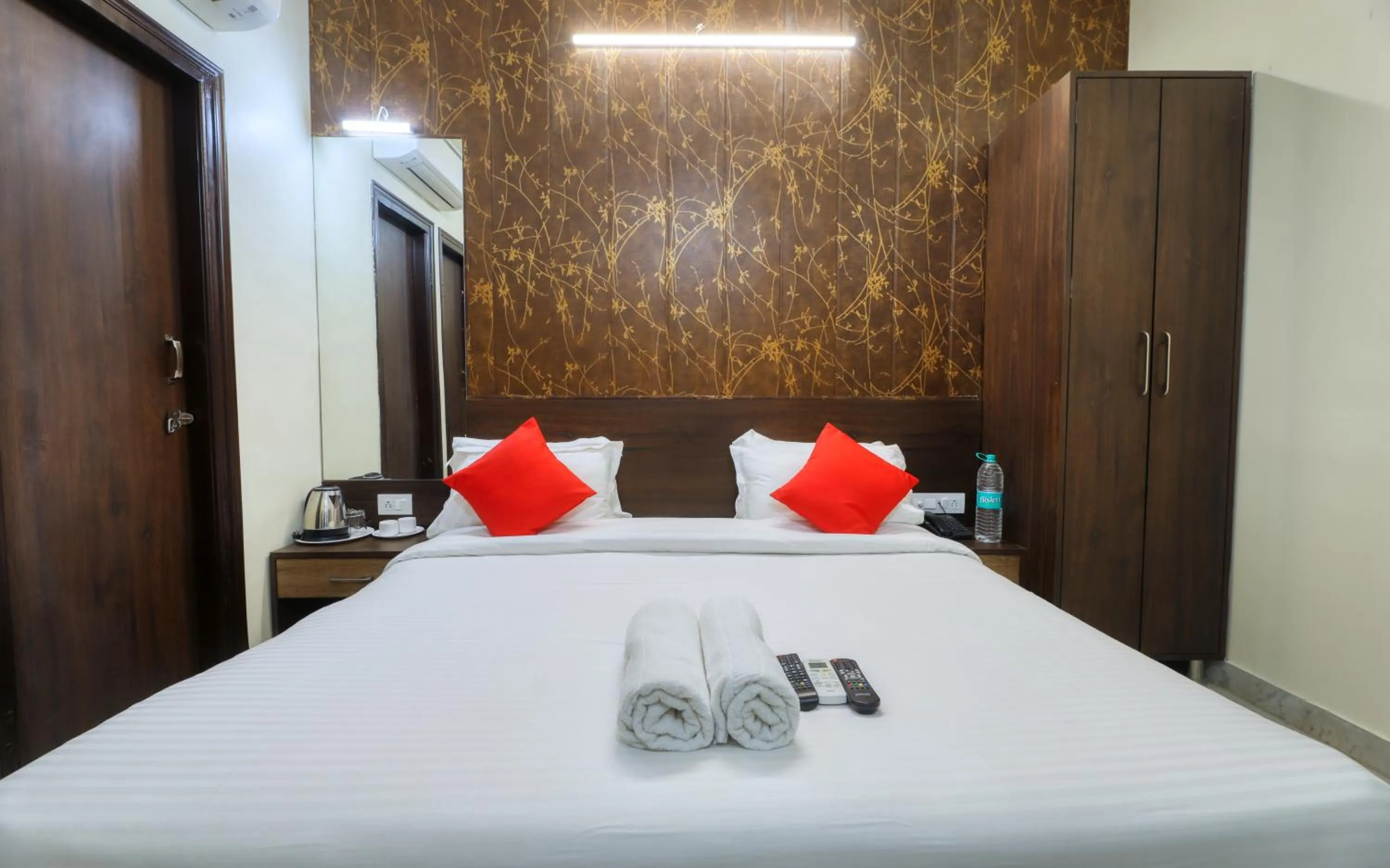 Bed in Hotel Pulse Inn- Near Jaipur Railway Station