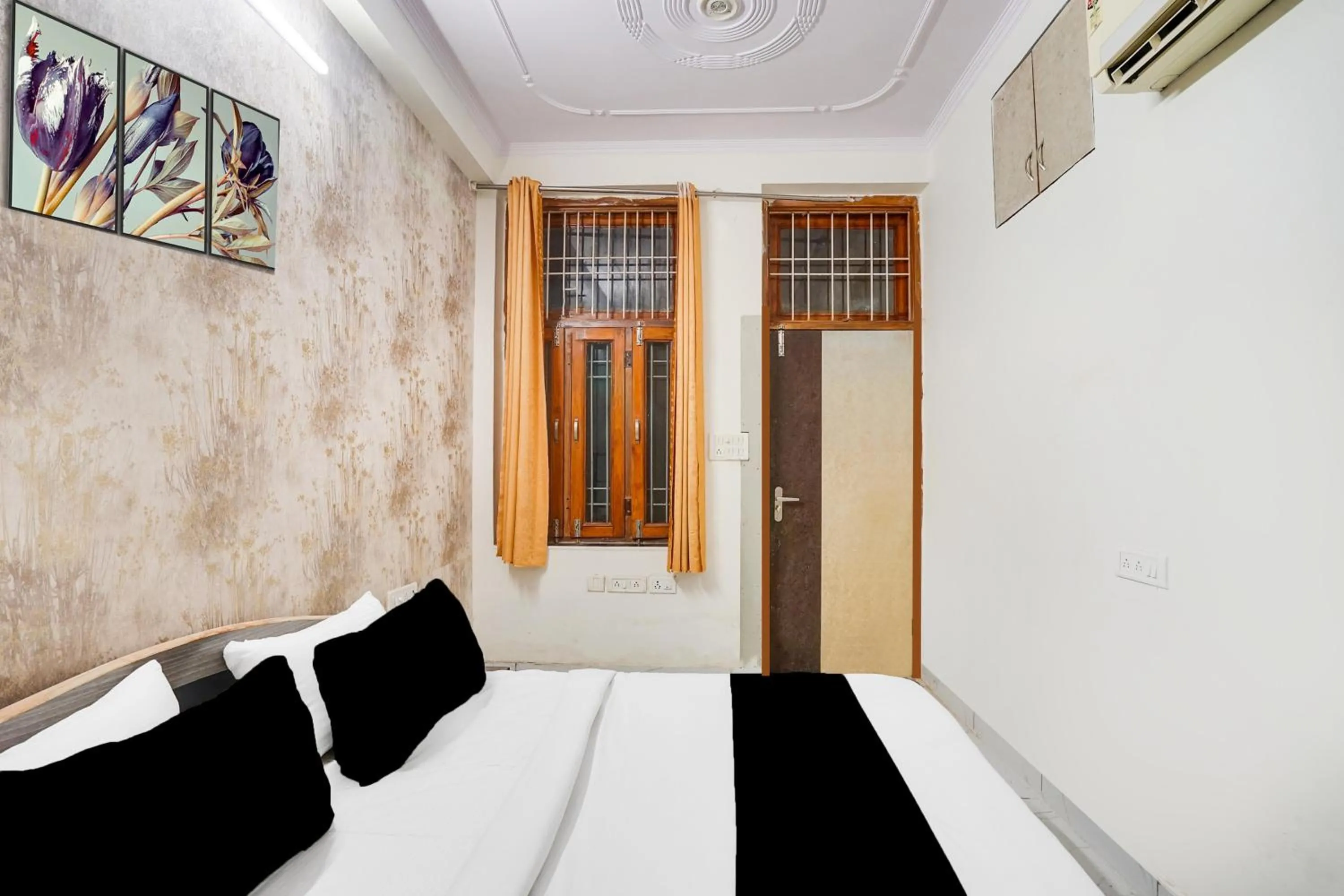 Bedroom, Bed in Hotel O Radhaswami Nagar Formerly Chinnar