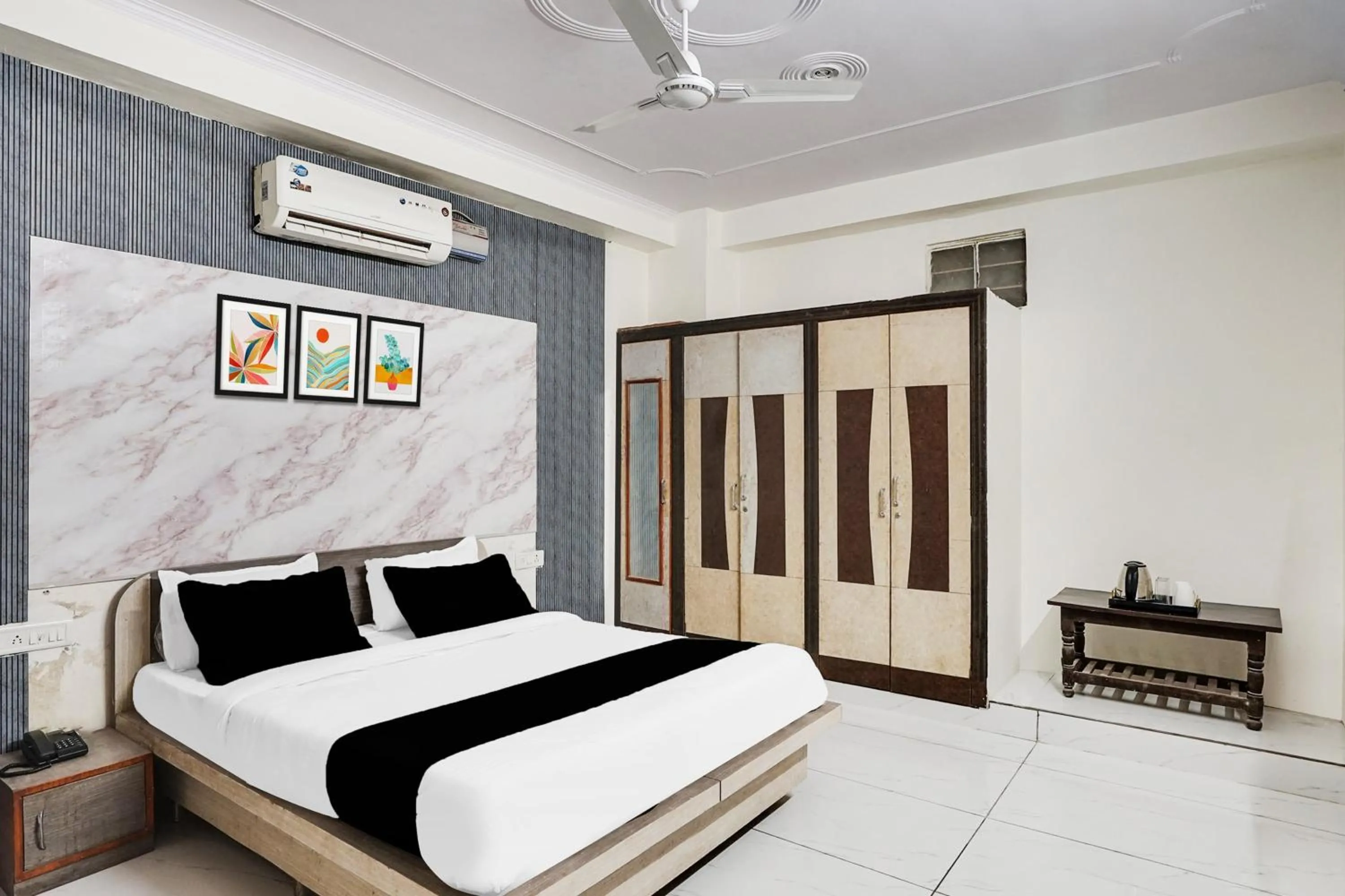 Bedroom, Bed in Hotel O Radhaswami Nagar Formerly Chinnar