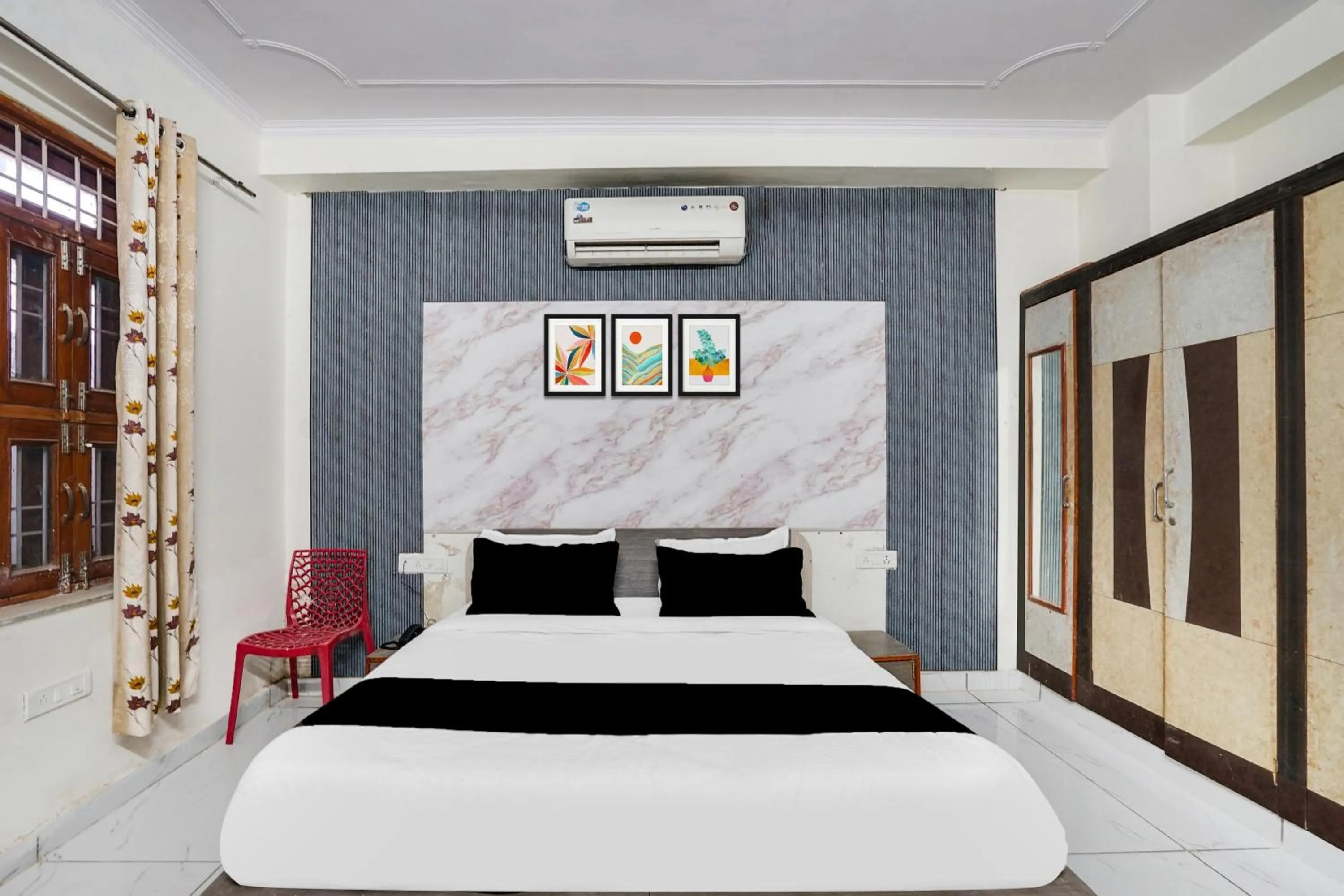 Bedroom, Bed in Hotel O Radhaswami Nagar Formerly Chinnar
