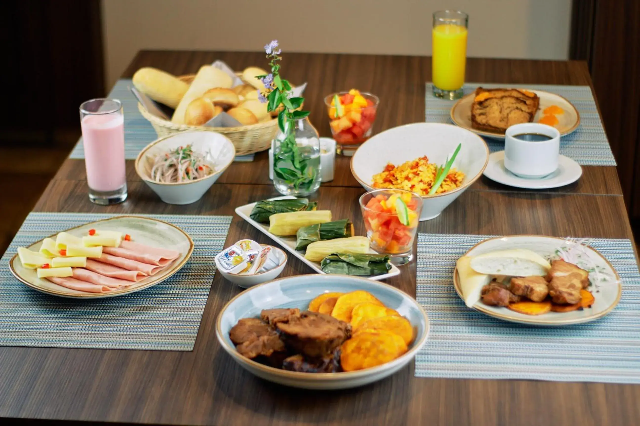 Restaurant/places to eat in Hotel Estelar San Isidro Restaurant/places to eat in Hotel Estelar San Isidro