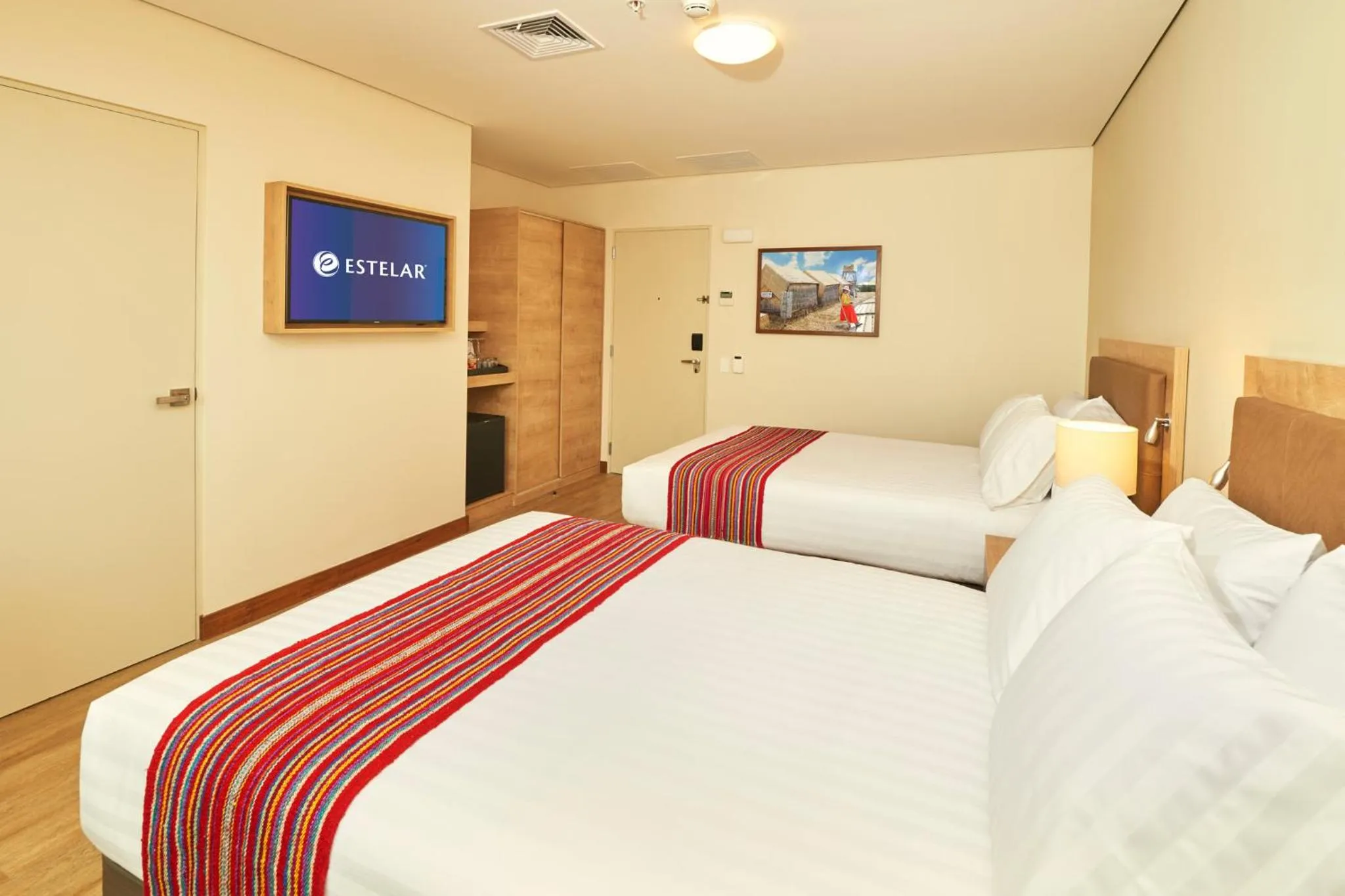 Photo of the whole room in Hotel Estelar San Isidro