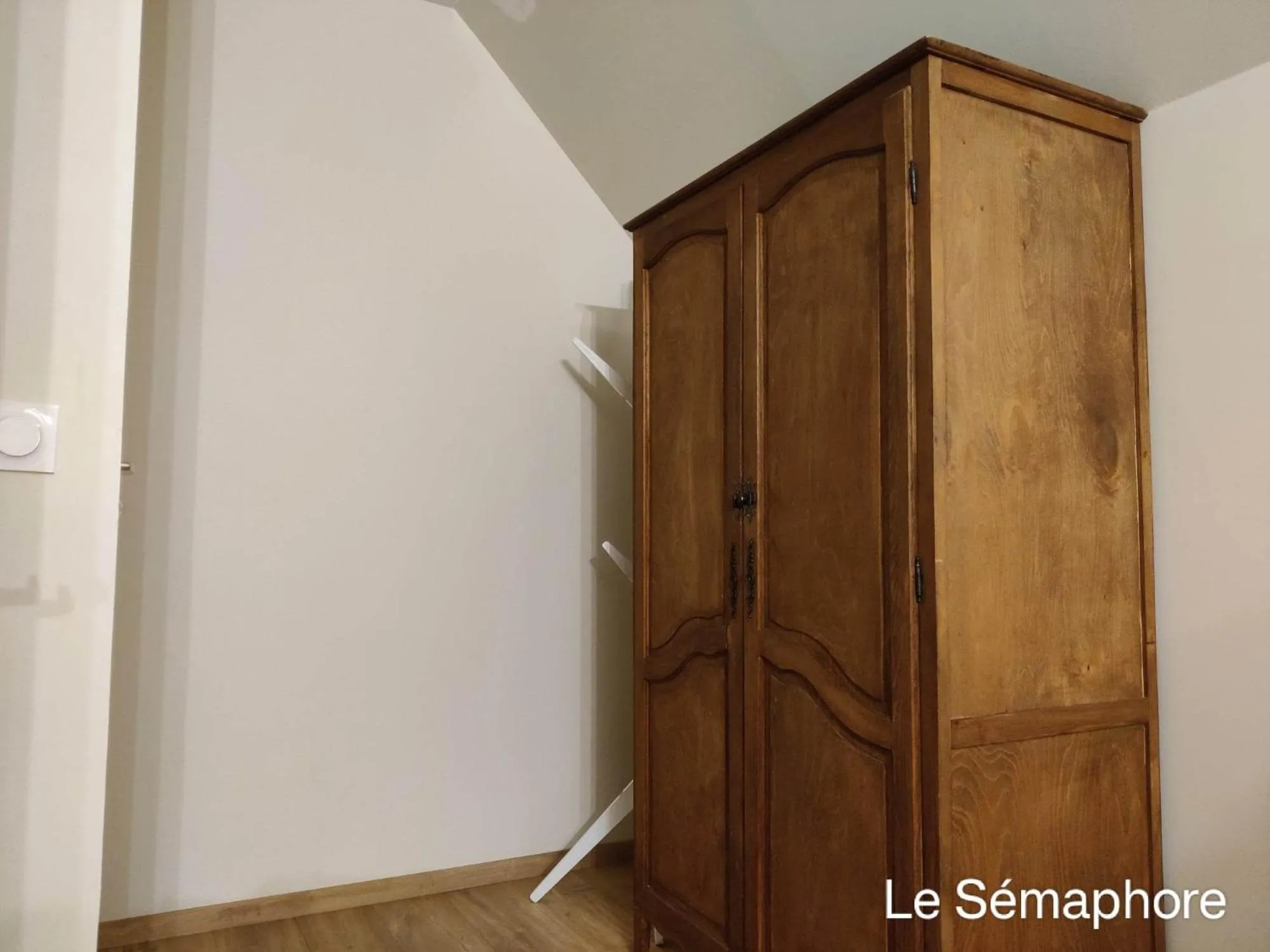 wardrobe in Du coté de chez Swann 1