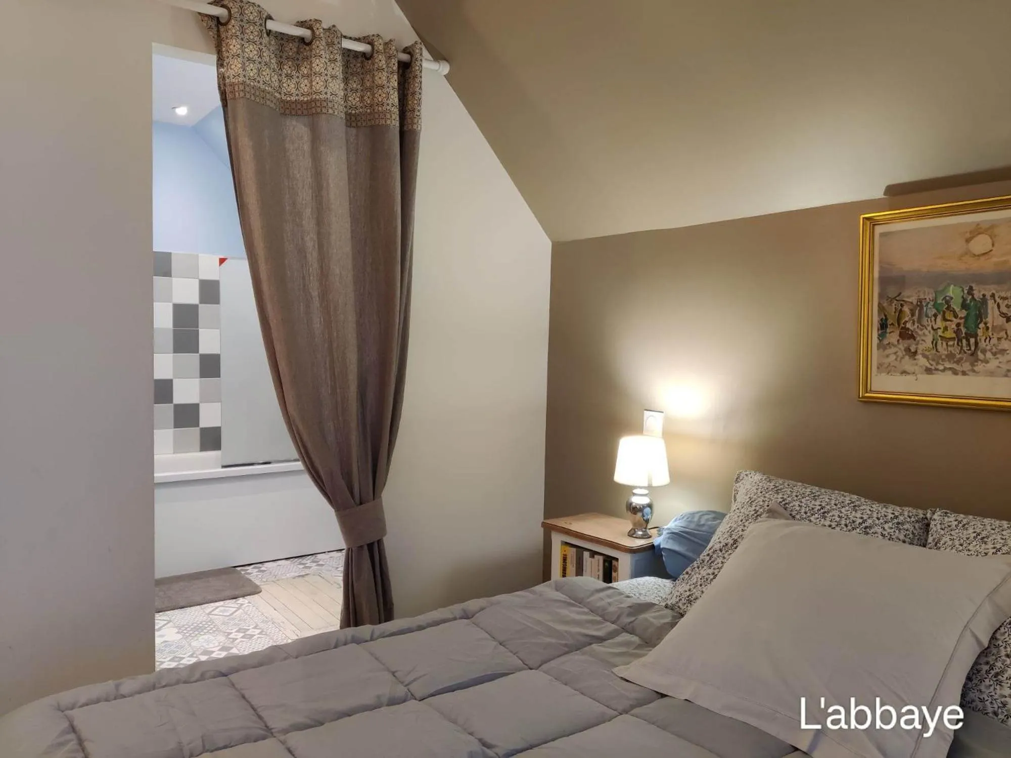 Photo of the whole room in Du coté de chez Swann 1