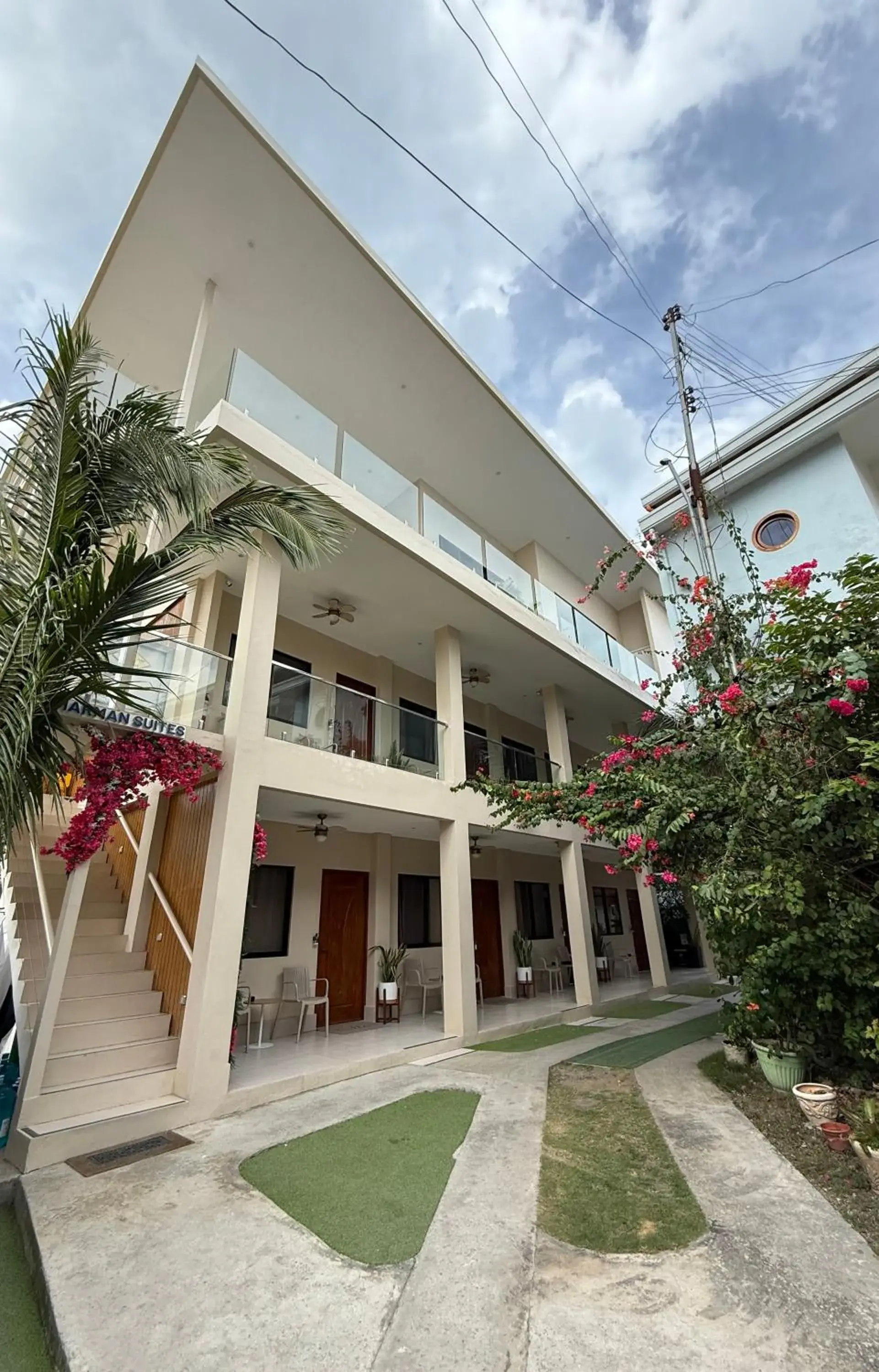 HARMAN SUITES Moalboal HARMAN SUITES Moalboal