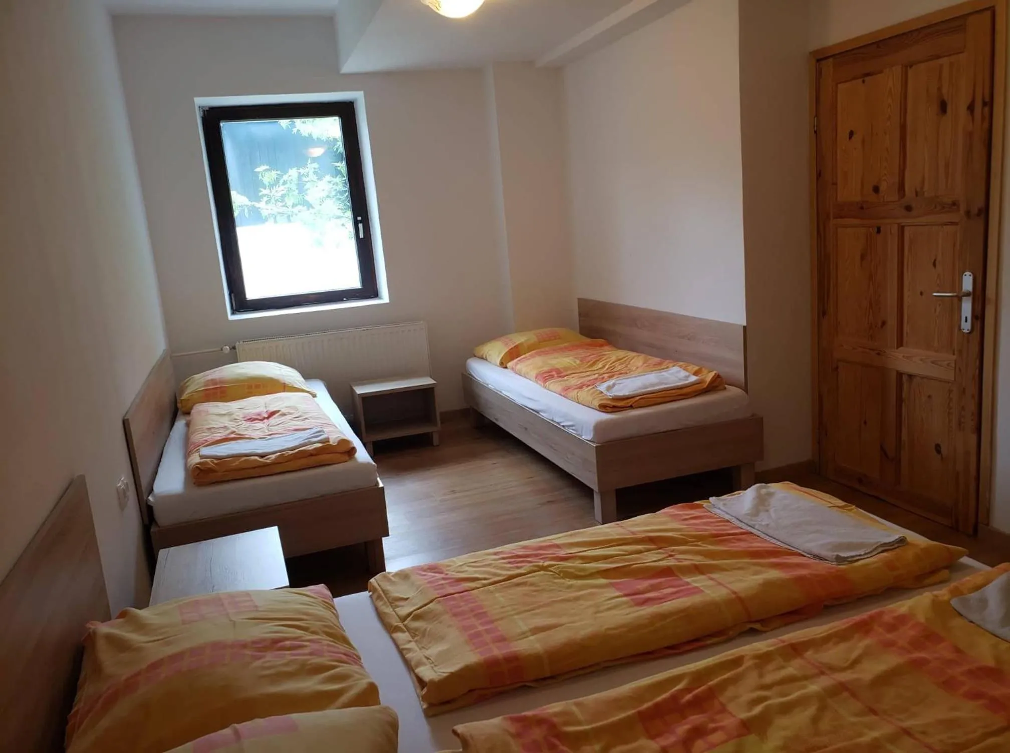 Bedroom, Bed in Youth Hostel Nika