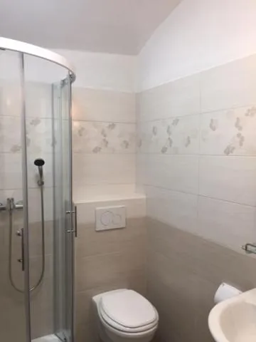 Bathroom in Youth Hostel Nika