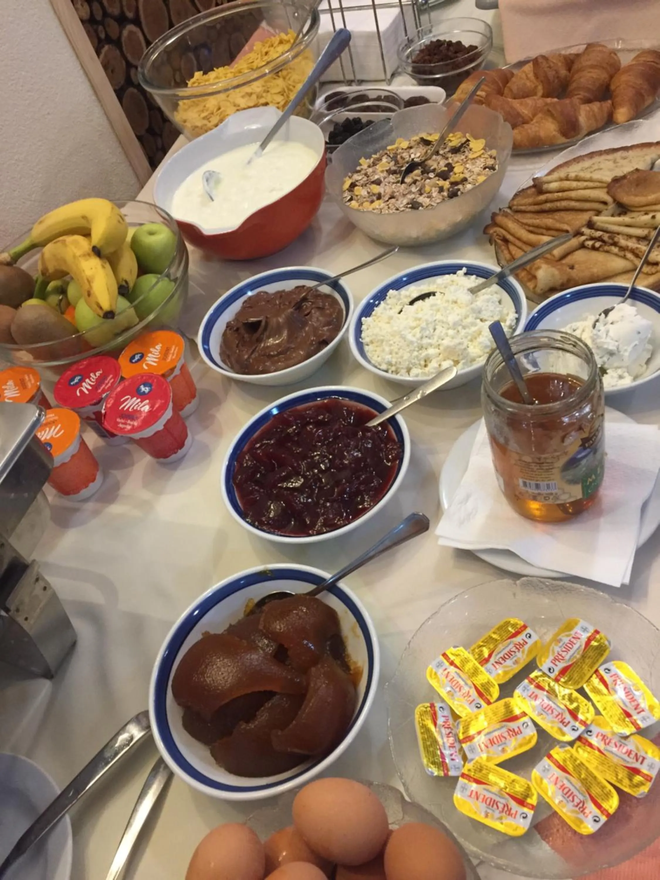 Breakfast in Youth Hostel Nika