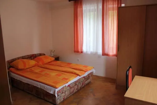 Bed in Youth Hostel Nika