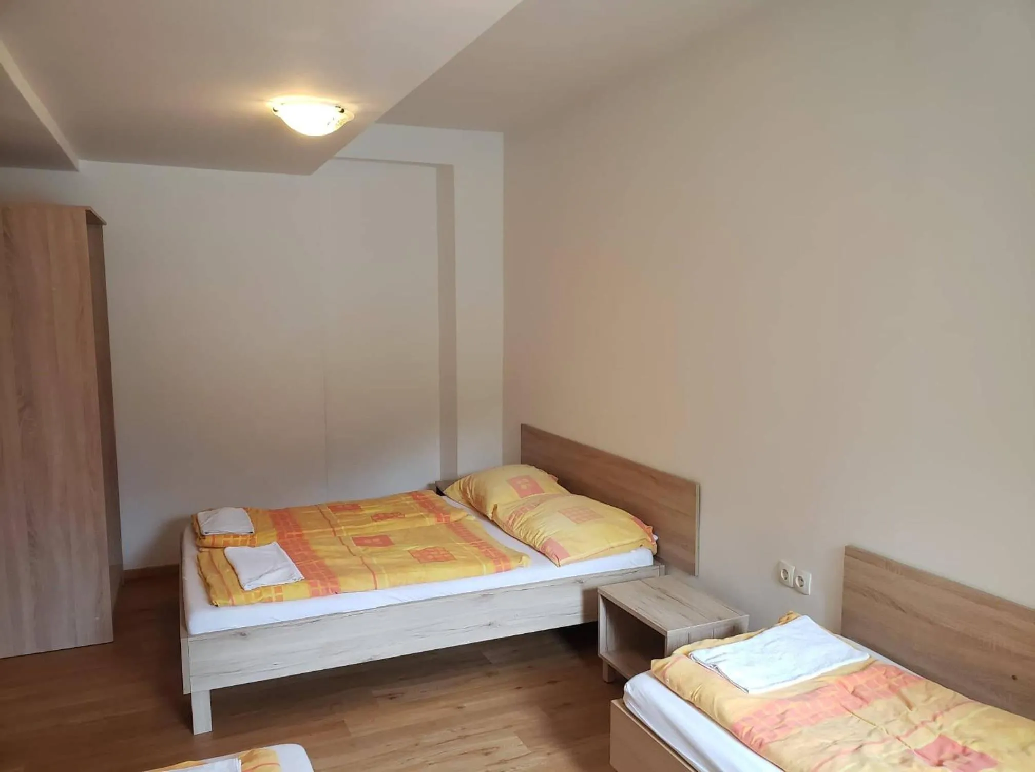 Bedroom, Bed in Youth Hostel Nika