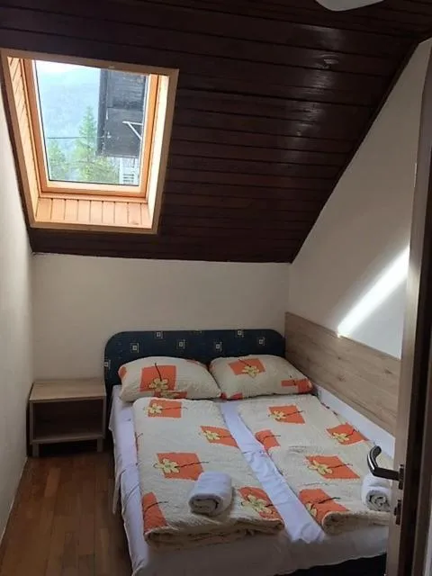 Bedroom, Bed in Youth Hostel Nika
