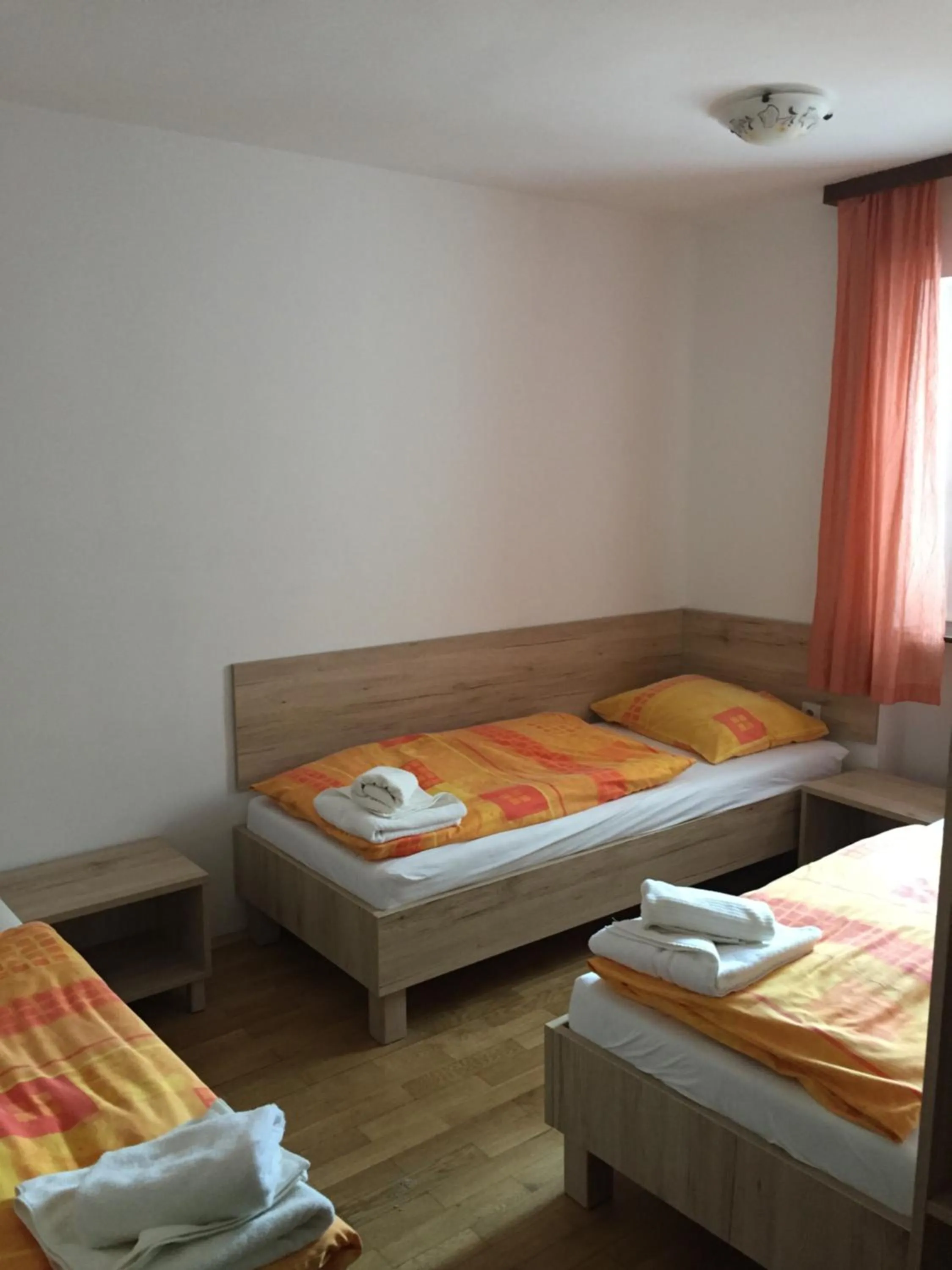 Bedroom, Bed in Youth Hostel Nika