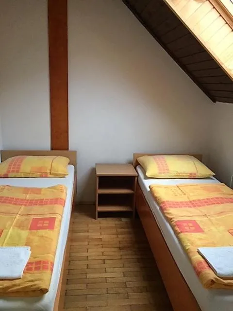 Bedroom, Bed in Youth Hostel Nika