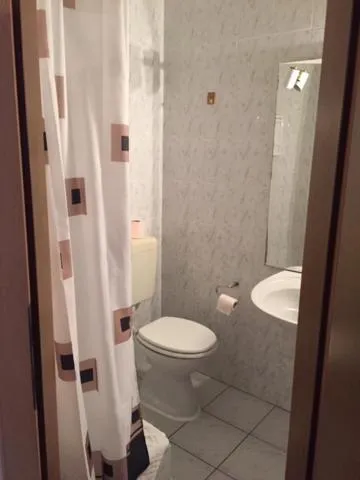 Bathroom in Youth Hostel Nika