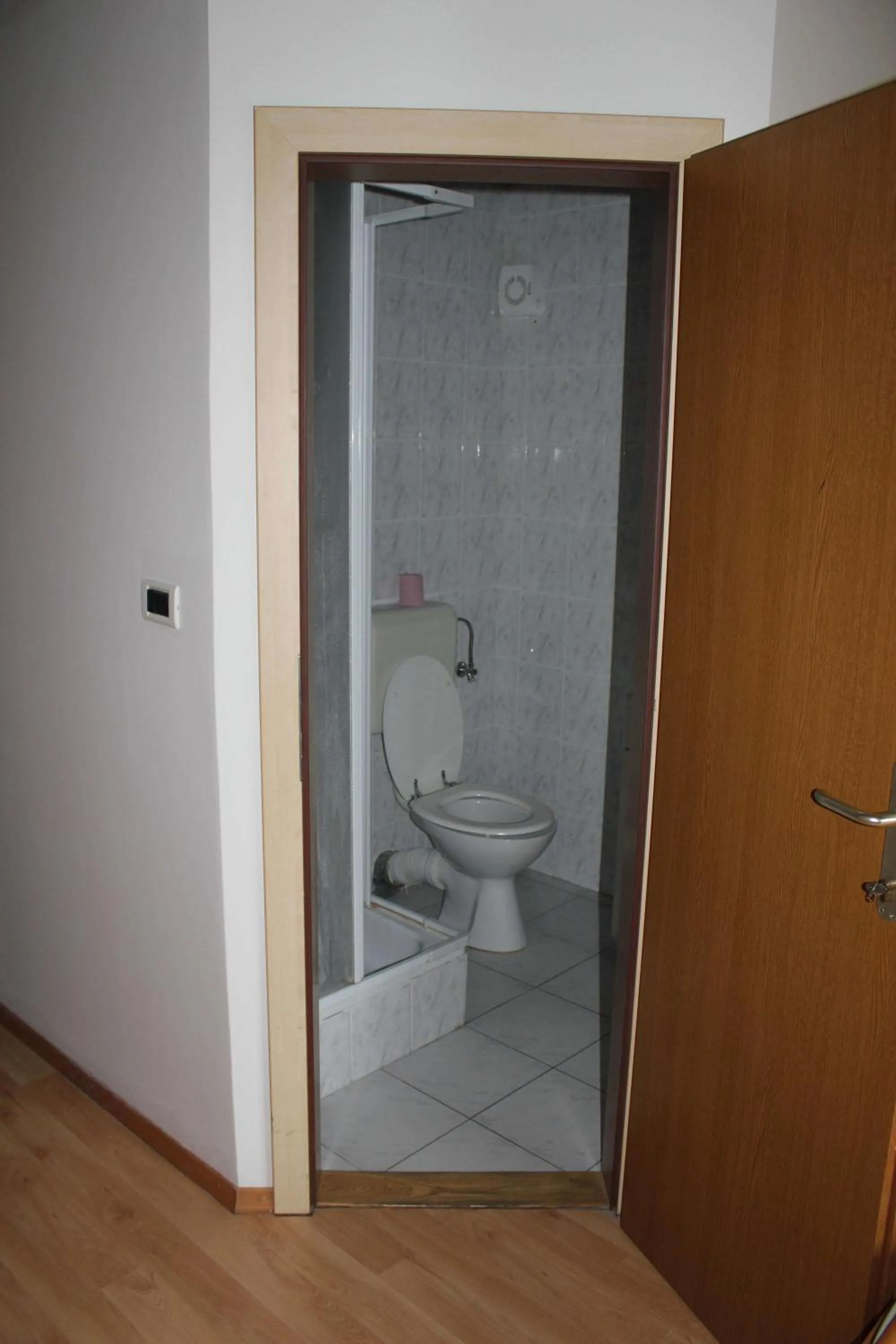 Bathroom in Youth Hostel Nika