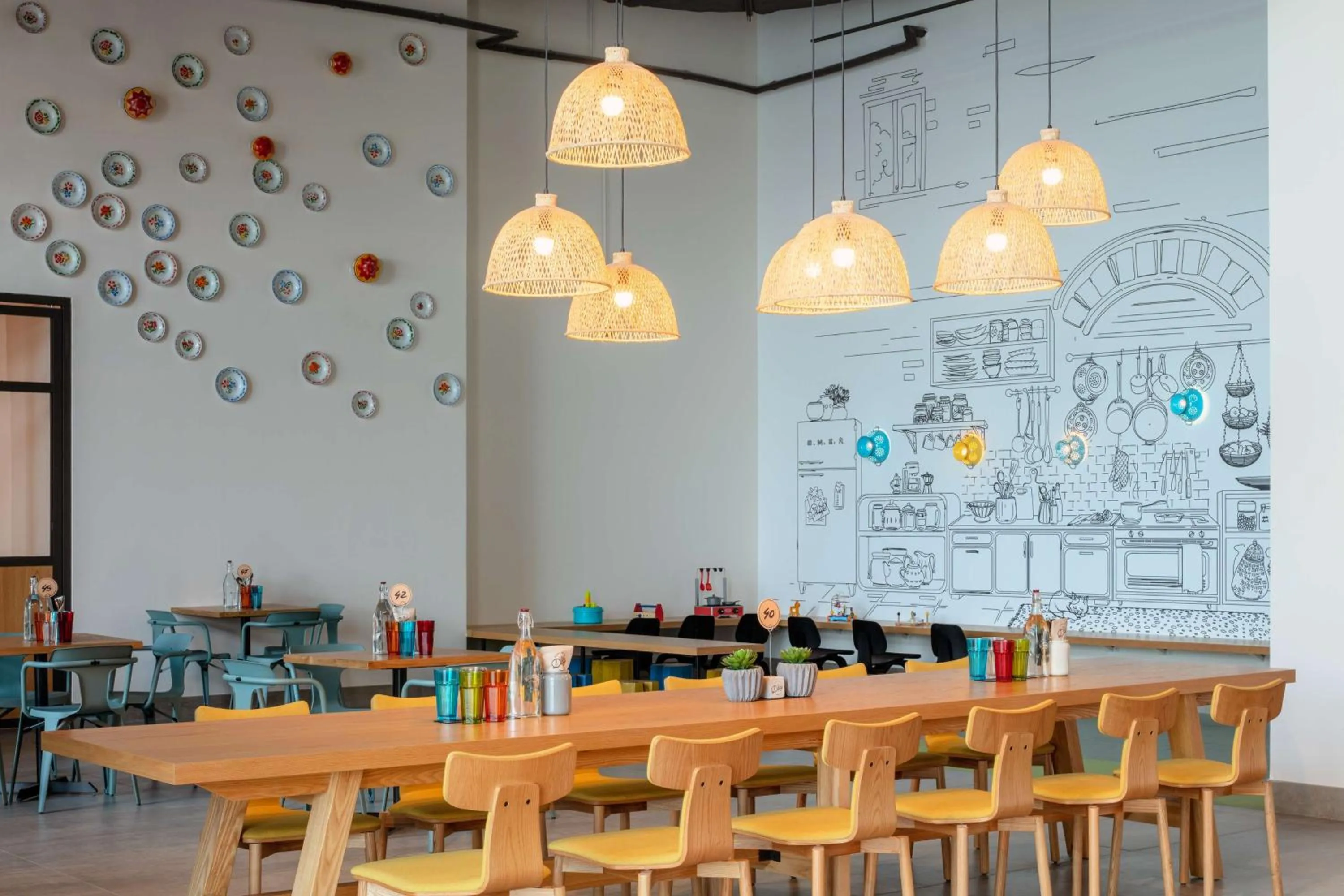 Restaurant/places to eat in Rove At The Park