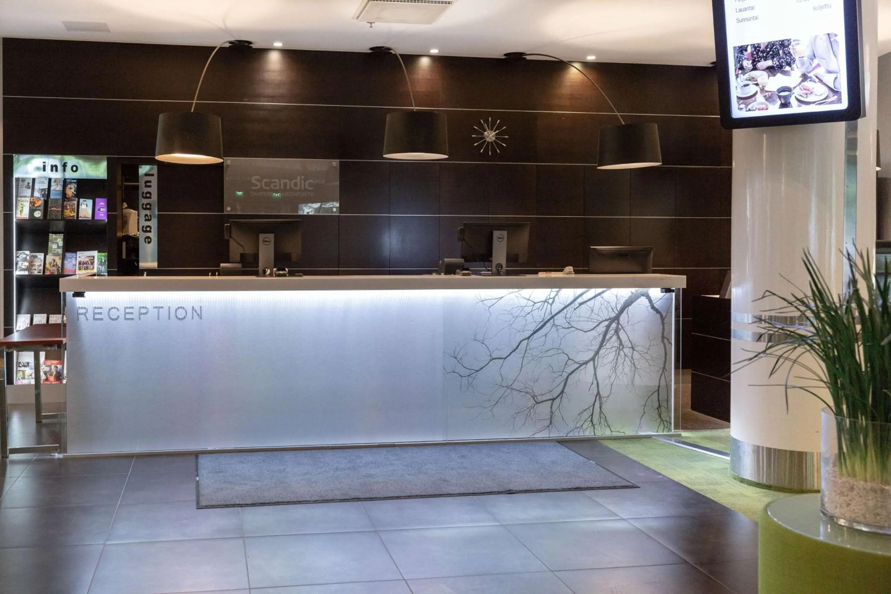 Lobby or reception in Scandic Tampere Hämeenpuisto