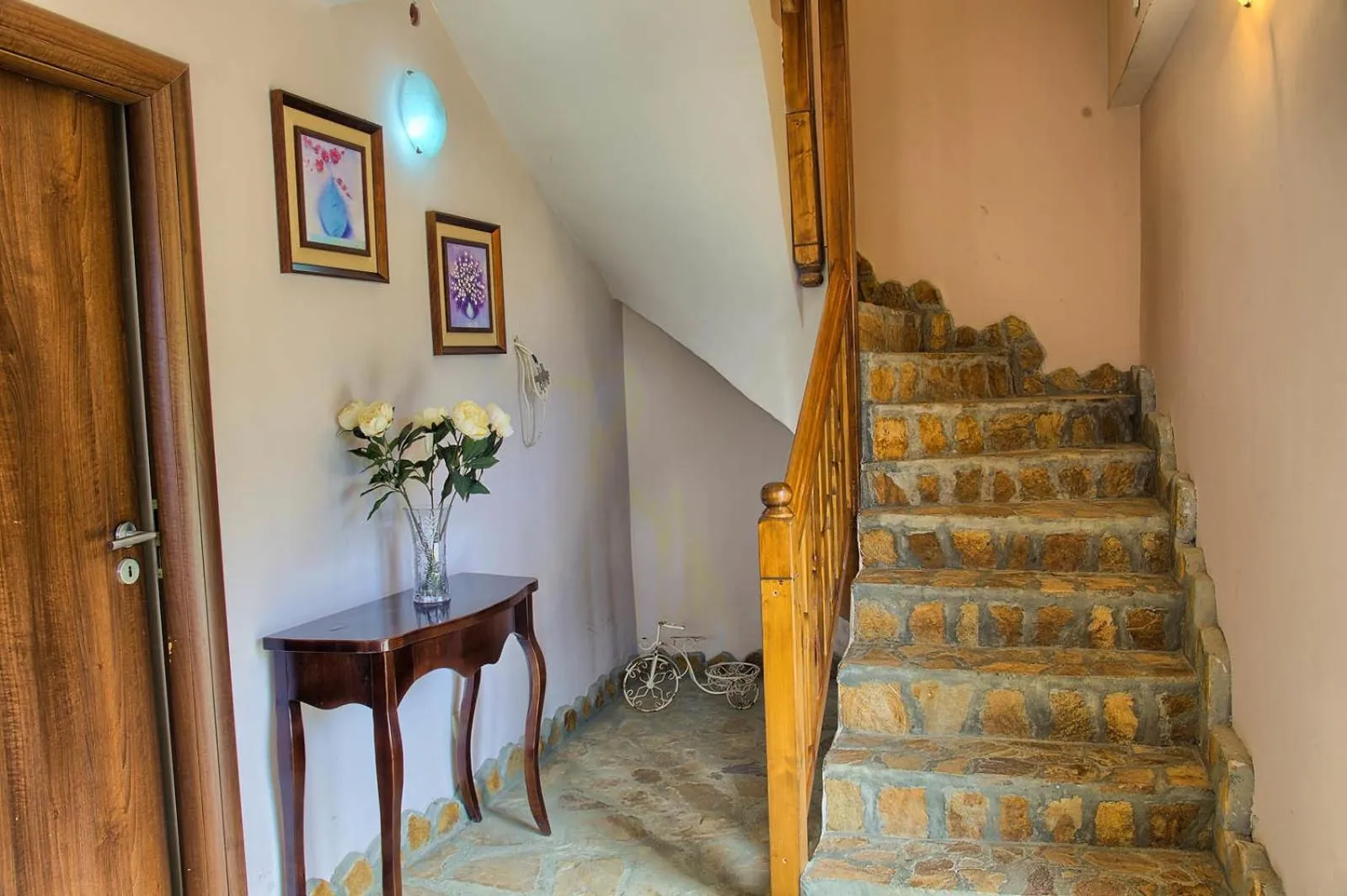 Lobby or reception in Guest House Slunchev Cviat