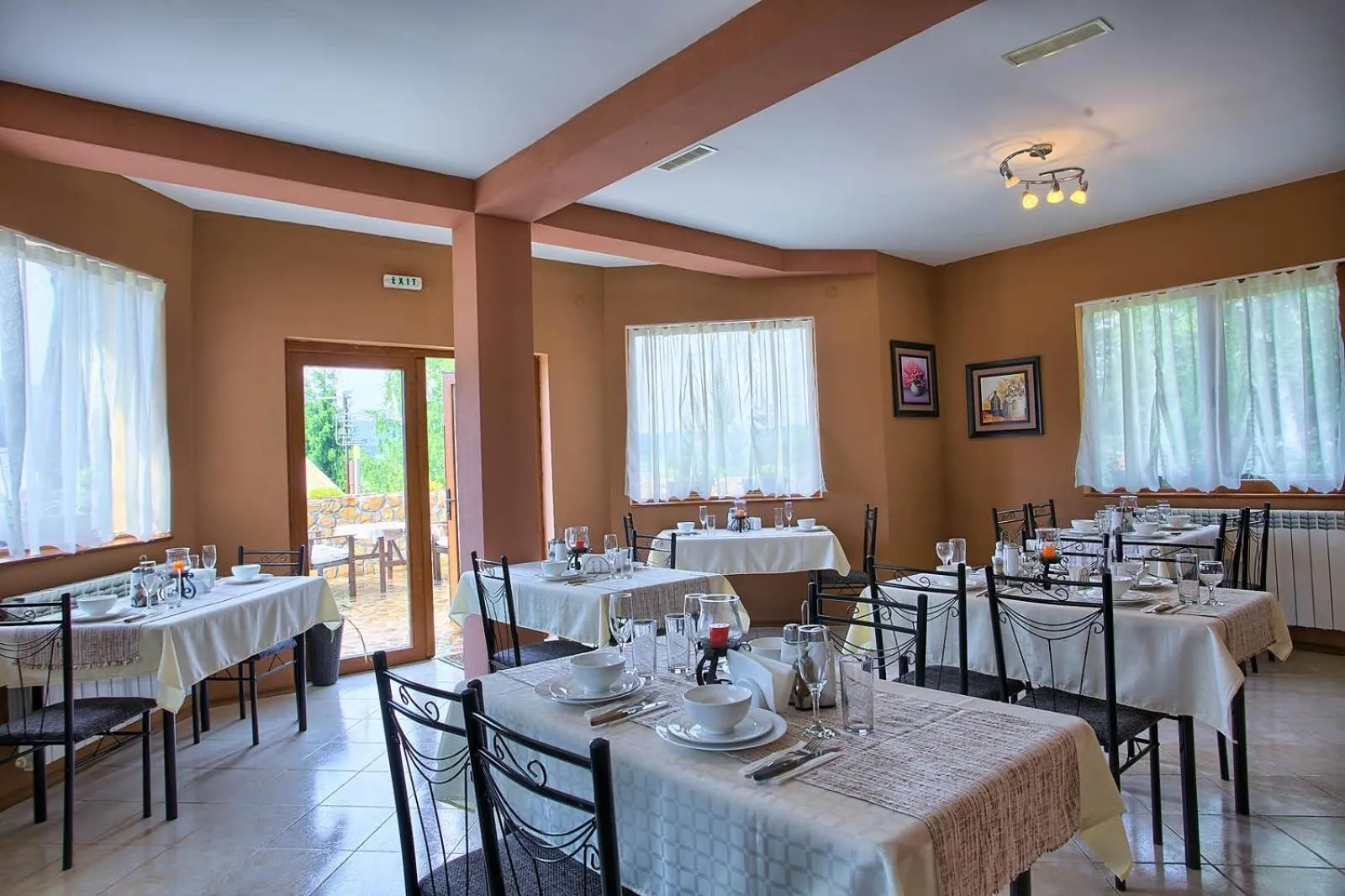 Restaurant/places to eat in Guest House Slunchev Cviat