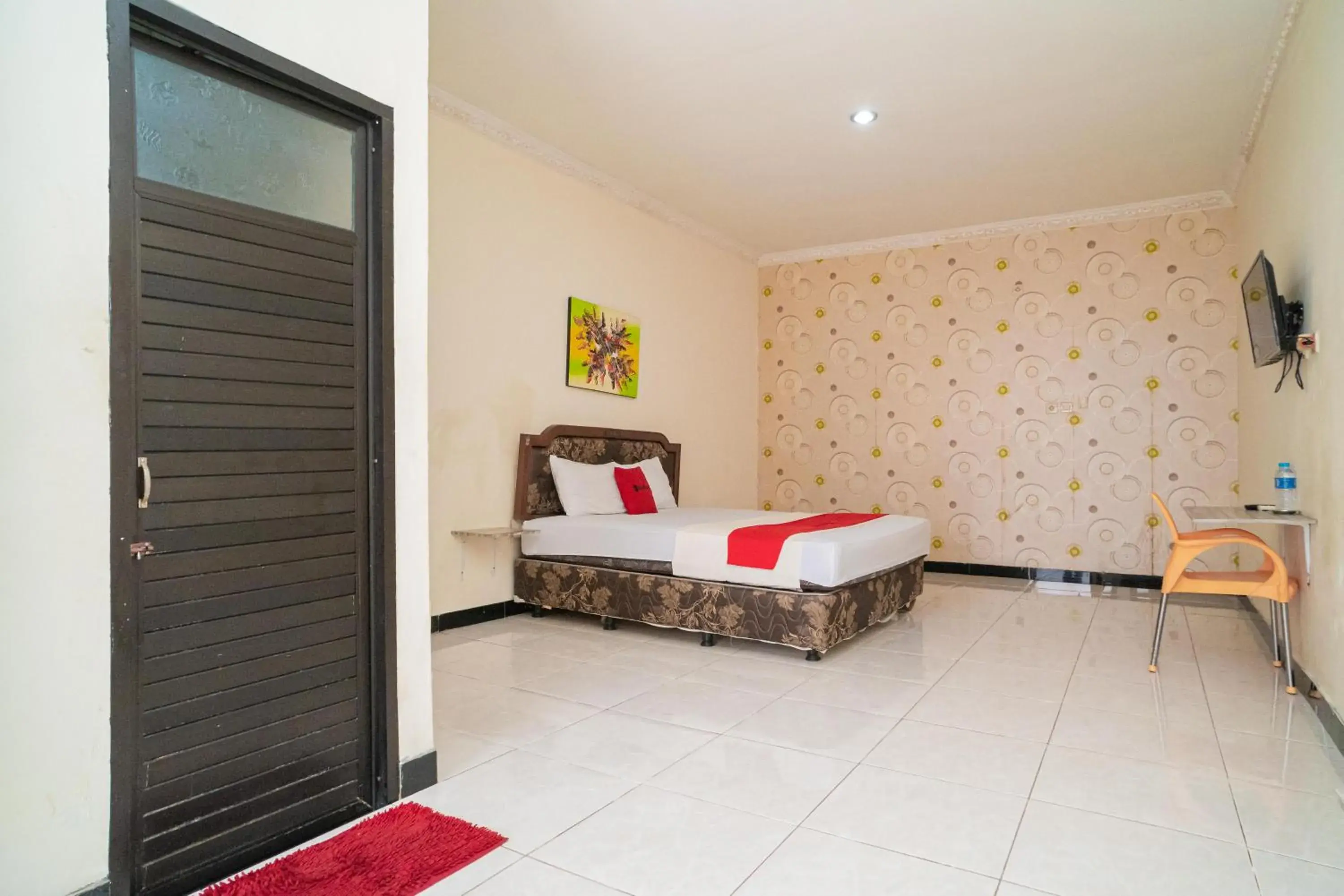 Bed in RedDoorz At Jalan Bukit Keminting Bed in RedDoorz At Jalan Bukit Keminting