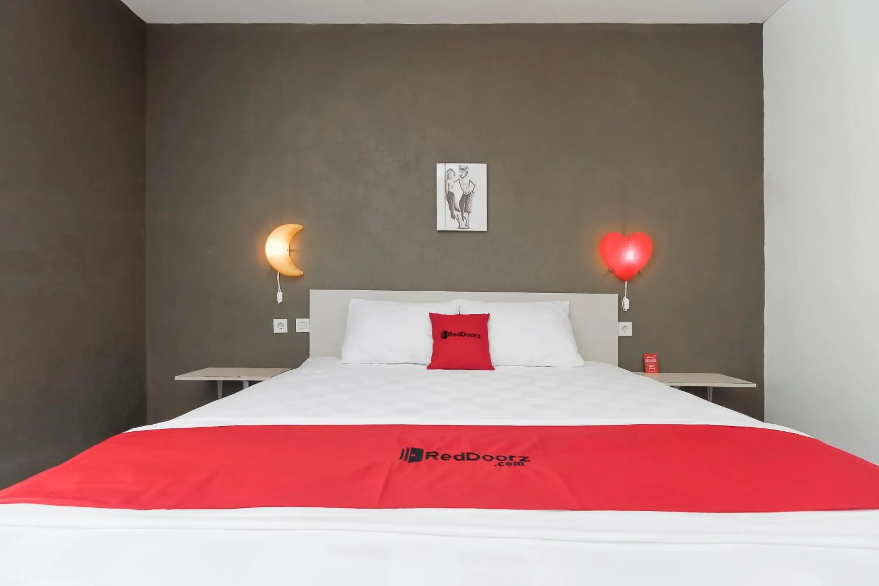 Bedroom, Bed in RedDoorz At Jalan Bukit Keminting Bedroom, Bed in RedDoorz At Jalan Bukit Keminting