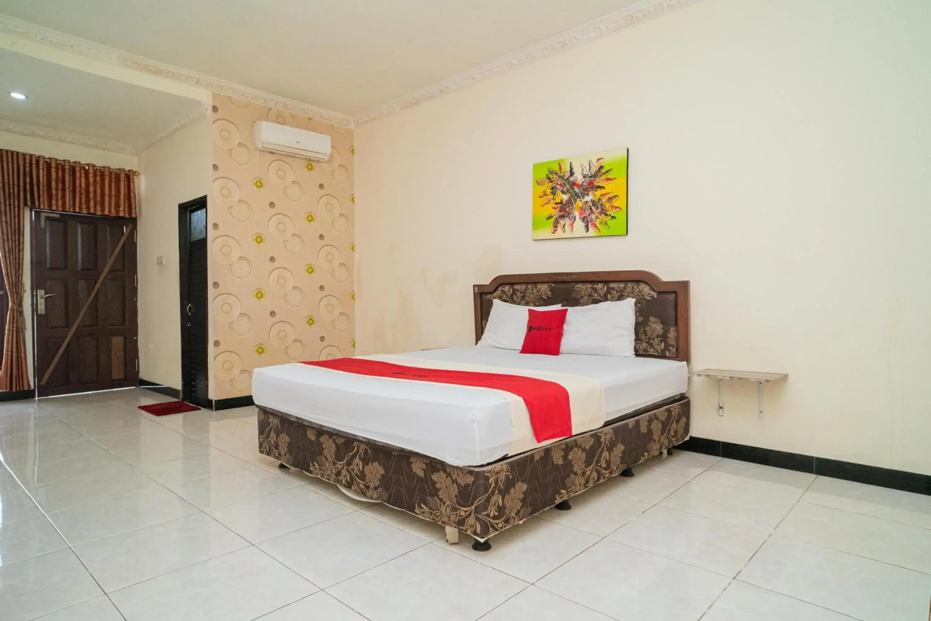 Bed in RedDoorz At Jalan Bukit Keminting Bed in RedDoorz At Jalan Bukit Keminting