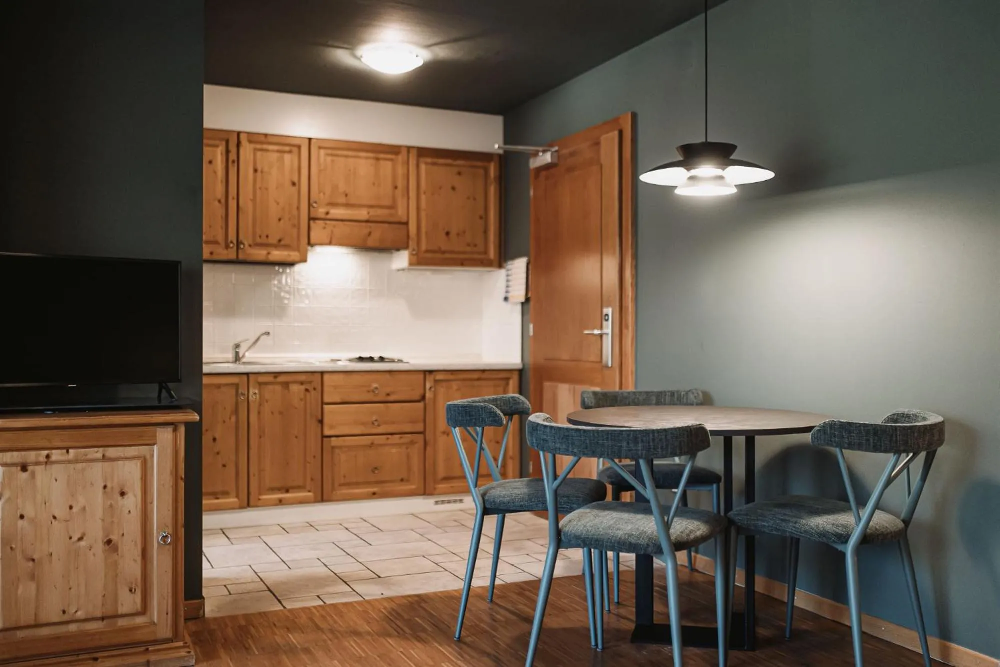 Dining area in Nancy's Holiday Homes Dolomites