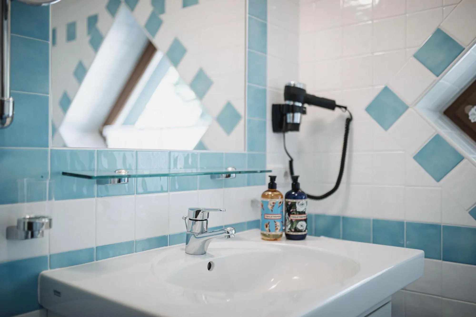 Bathroom in Nancy's Holiday Homes Dolomites