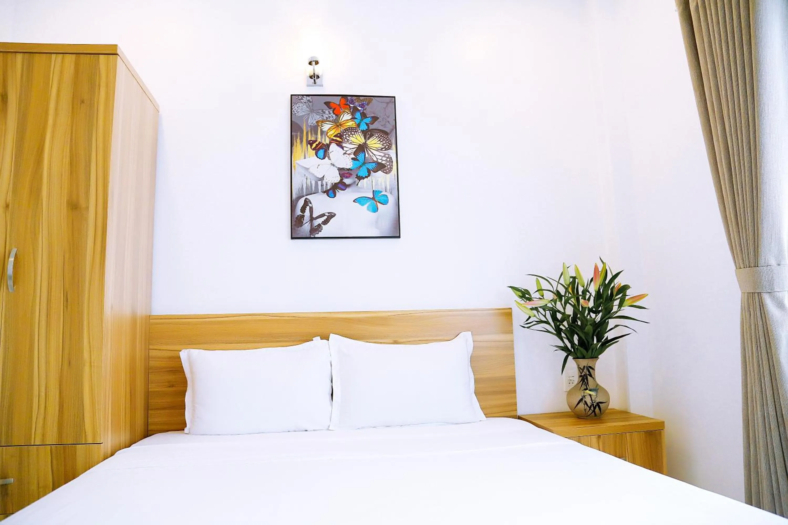 Bed in Louis Hotel - Bui Vien Walking Street