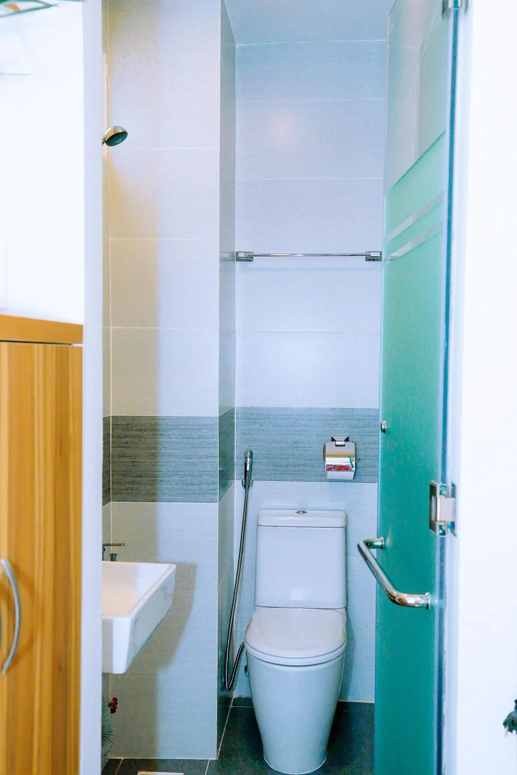 Bathroom in Louis Hotel - Bui Vien Walking Street