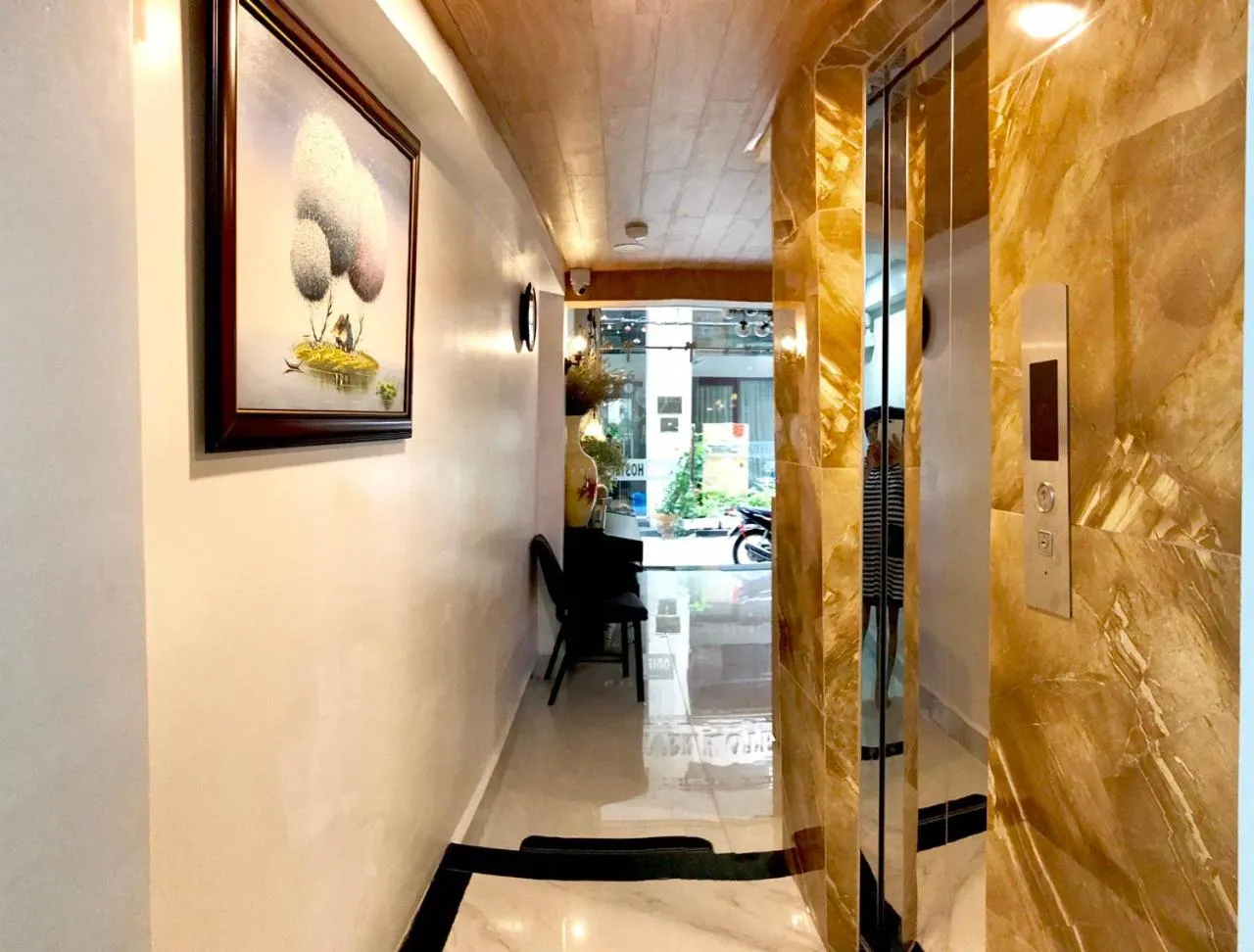 Louis Hotel - Bui Vien Walking Street