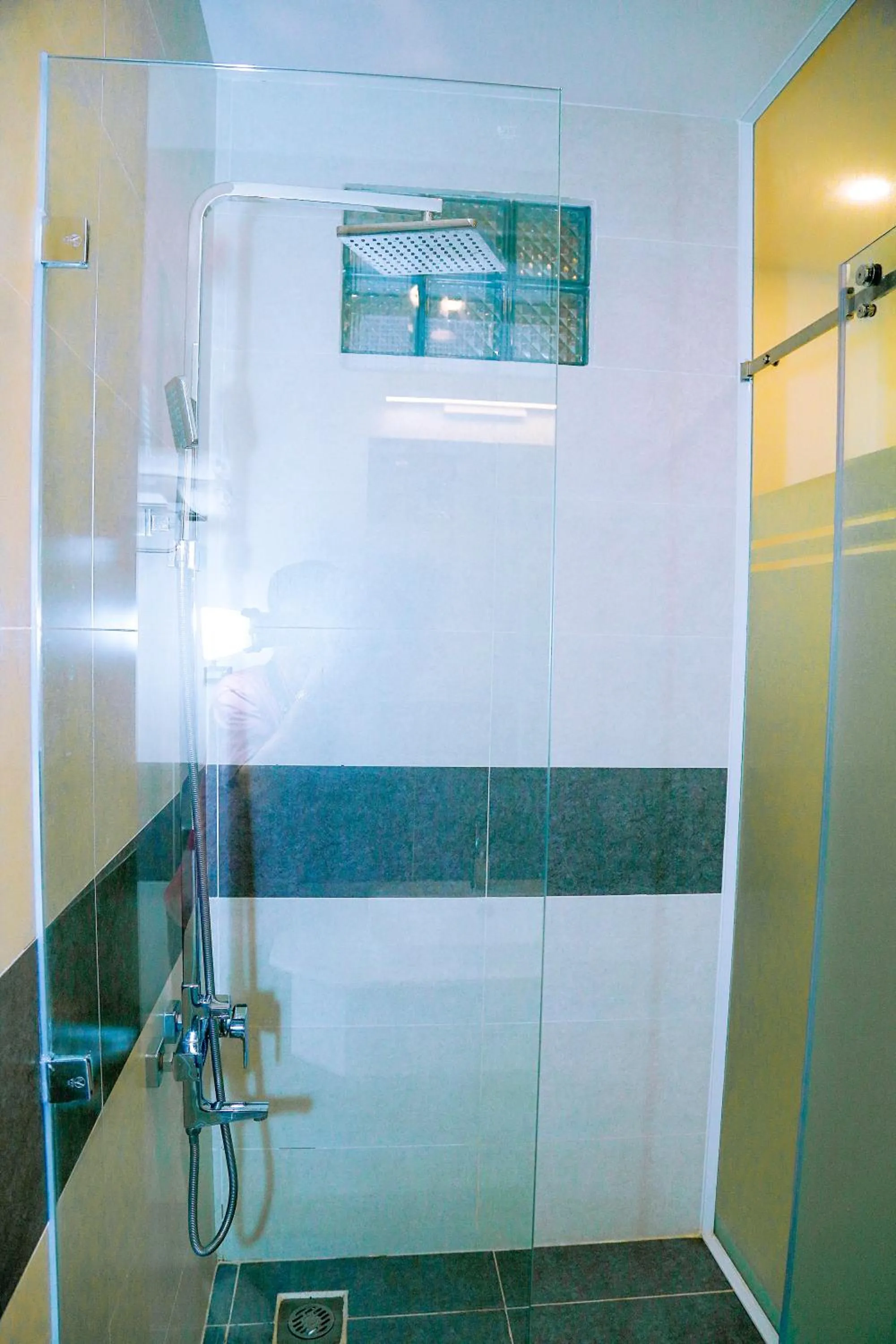 Louis Hotel - Bui Vien Walking Street