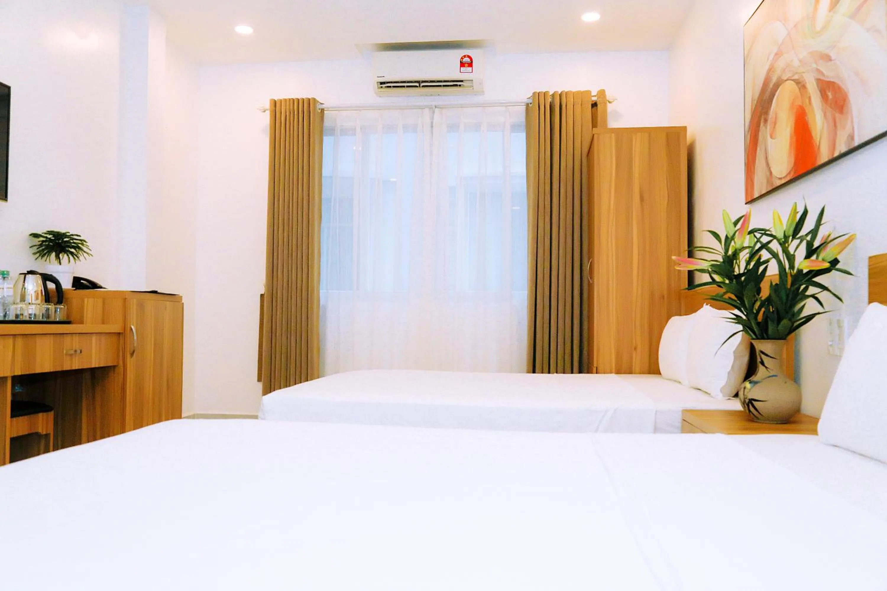 Bed in Louis Hotel - Bui Vien Walking Street
