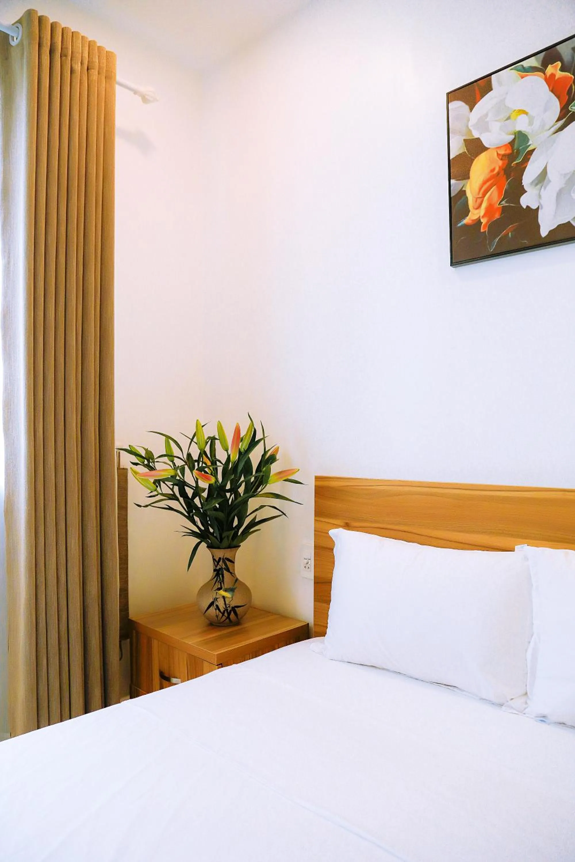 Bed in Louis Hotel - Bui Vien Walking Street