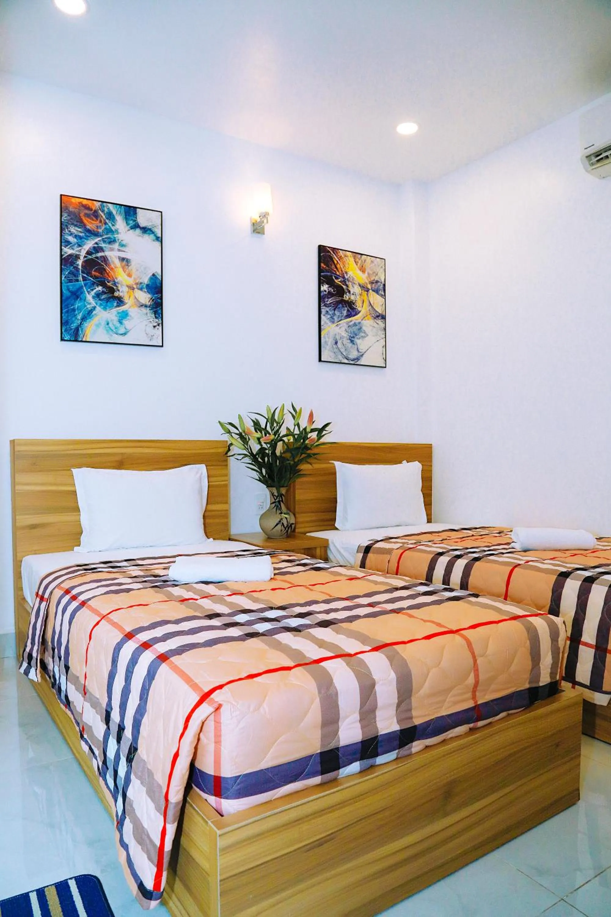 Bed in Louis Hotel - Bui Vien Walking Street